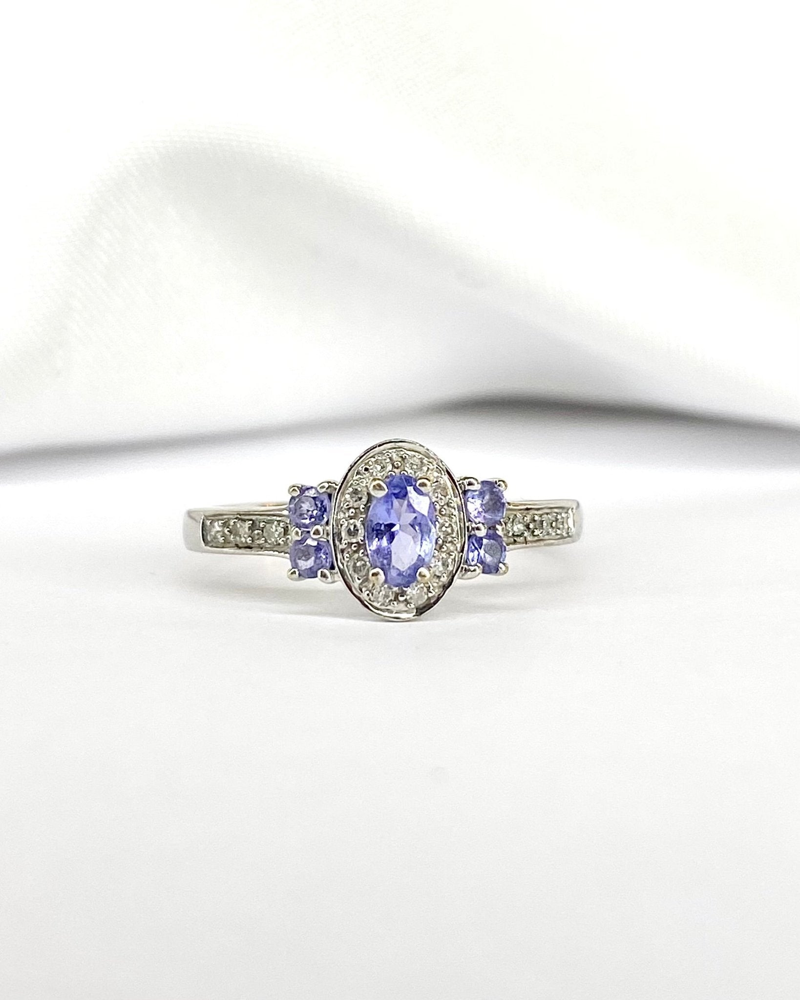 Bague Trilogie Tanzanites 0.45 carat &amp; Diamants "Stany" - Elliade Paris