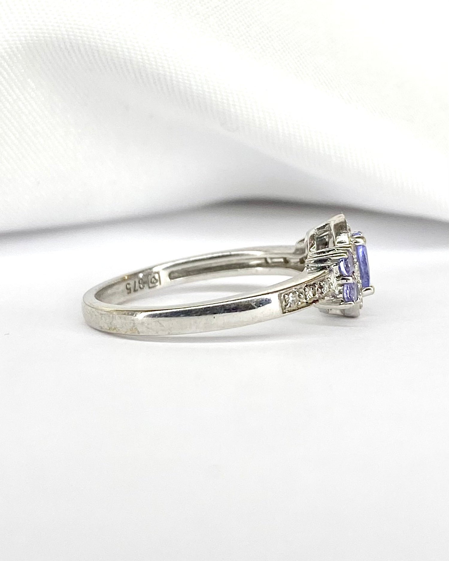 Bague Trilogie Tanzanites 0.45 carat &amp; Diamants "Stany" - Elliade Paris