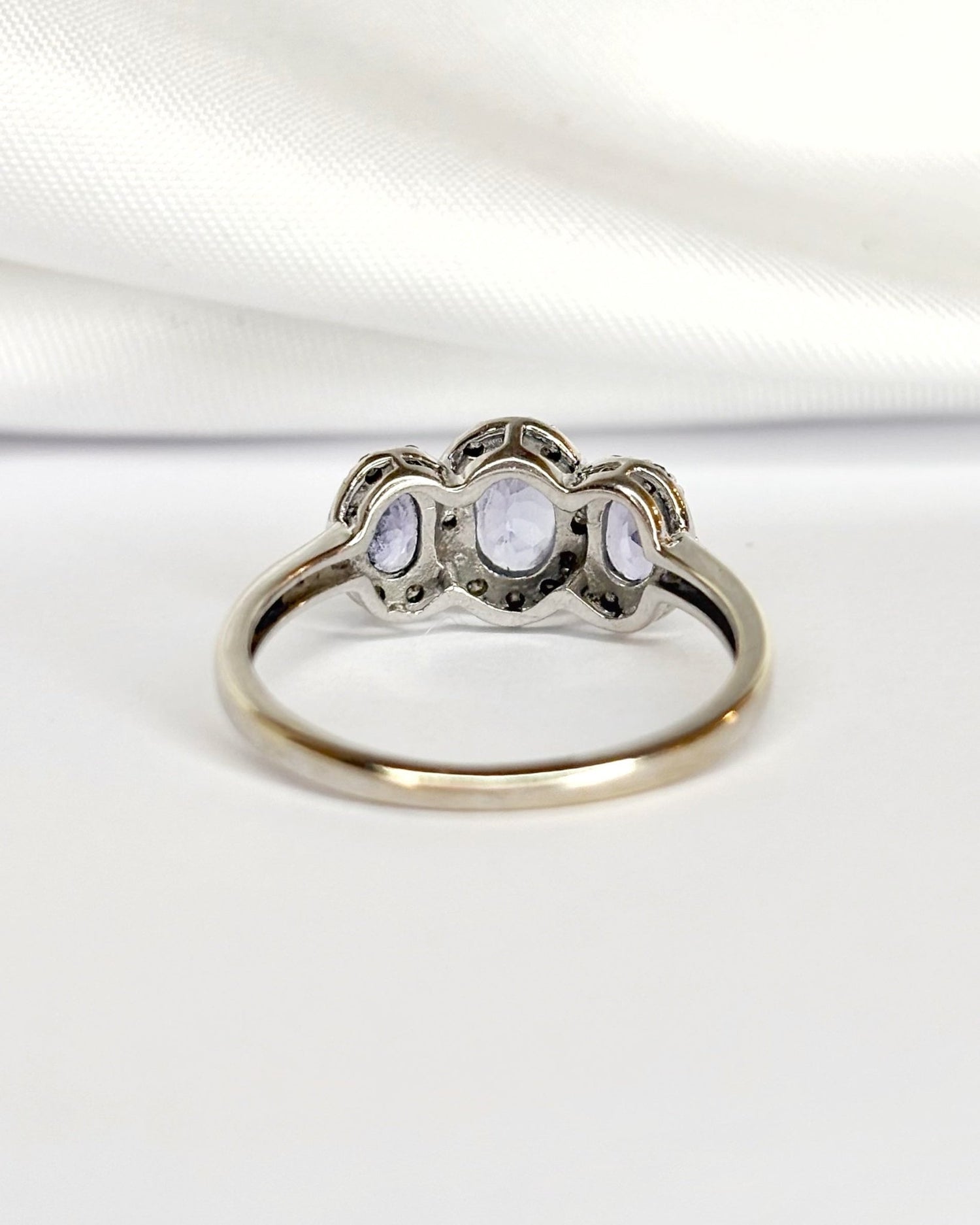 Bague Trilogie Tanzanites 0.80 carat &amp; Diamants "Olinka" - Elliade Paris