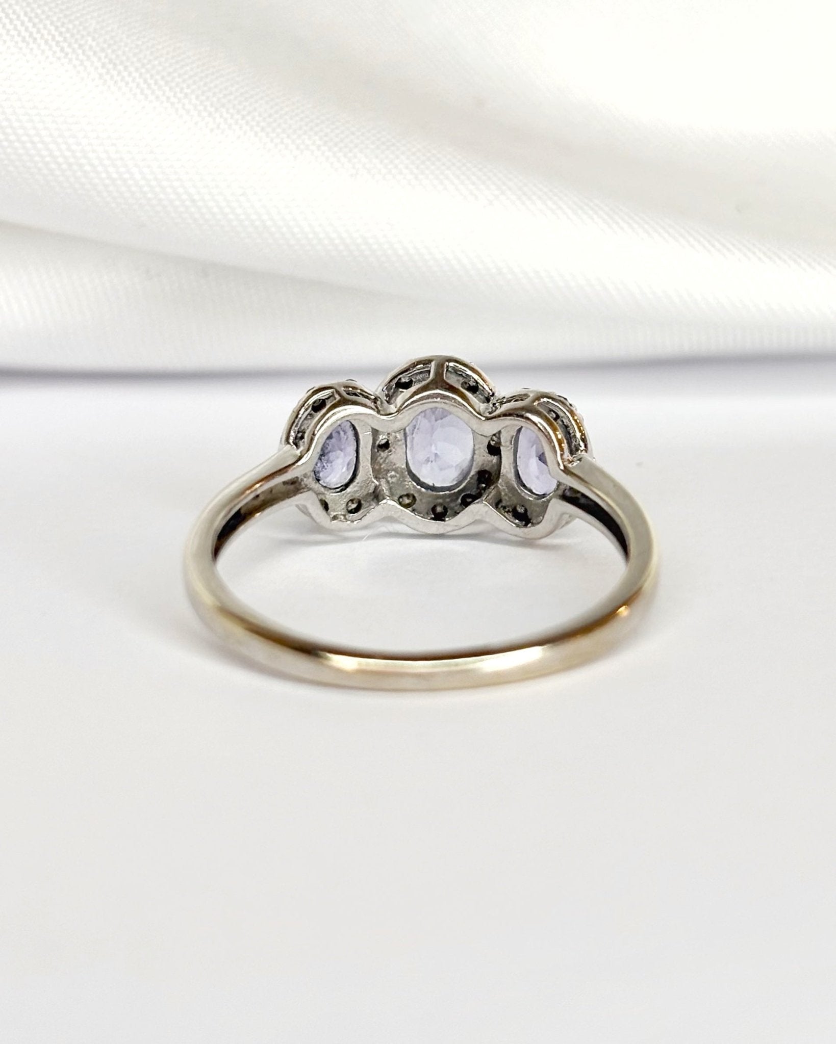 Bague Trilogie Tanzanites 0.80 carat &amp; Diamants "Olinka" - Elliade Paris
