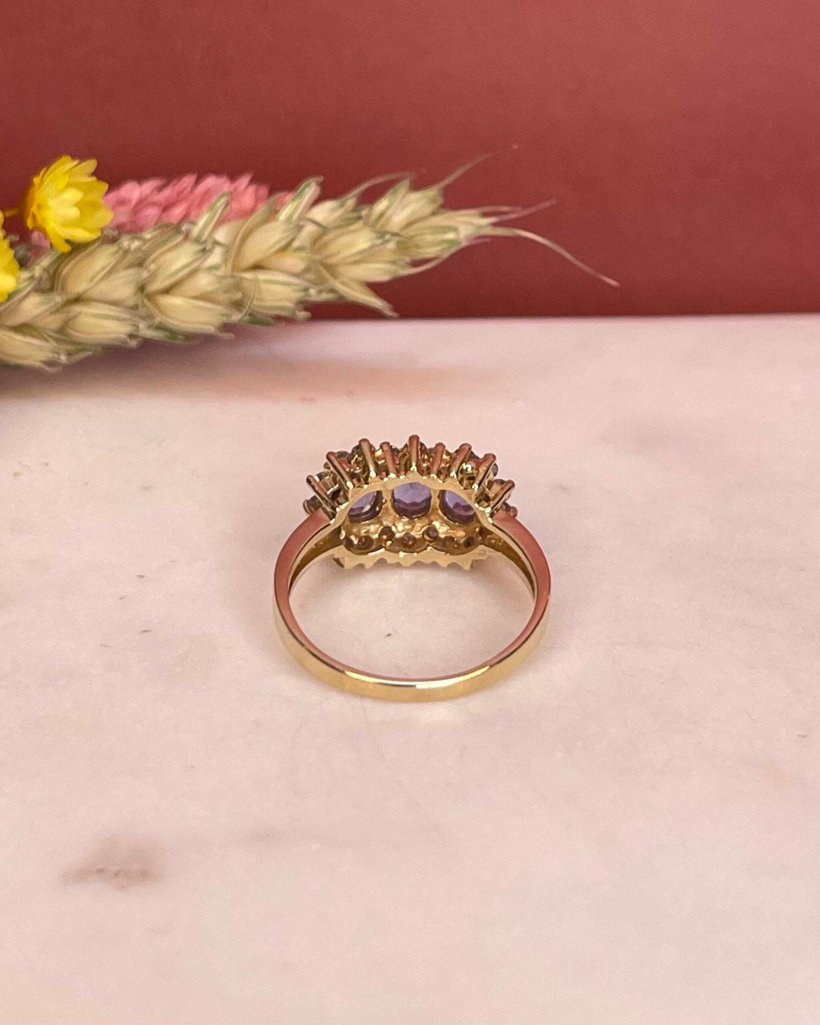 Bague Trilogie Tanzanites 1.20 Carat &amp; 20 Diamants "Jihanne" - Elliade Paris