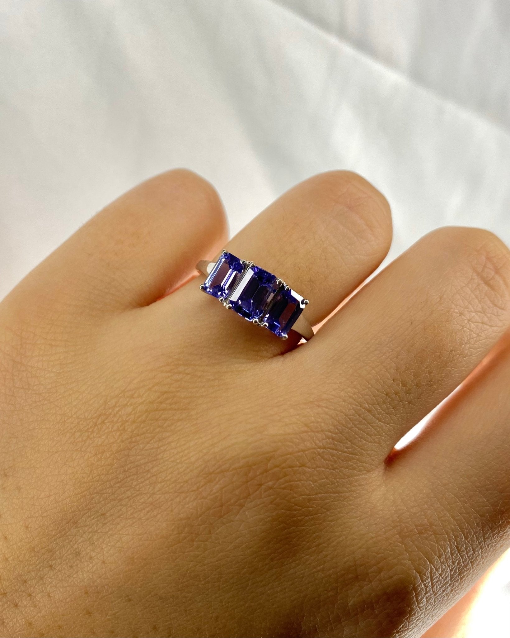 Bague Trilogie Tanzanites 2.80 carats "Lilliane" - Elliade Paris