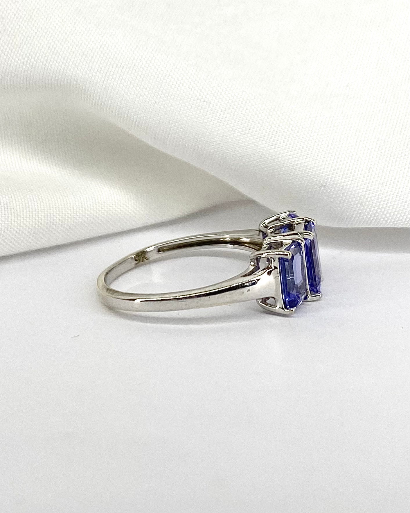 Bague Trilogie Tanzanites 2.80 carats "Lilliane" - Elliade Paris