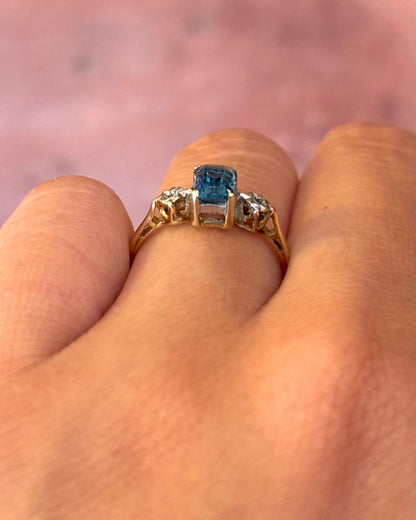 Bague Trilogie Topaze 0.75 carat &amp; Diamants "Aryna" - Elliade Paris