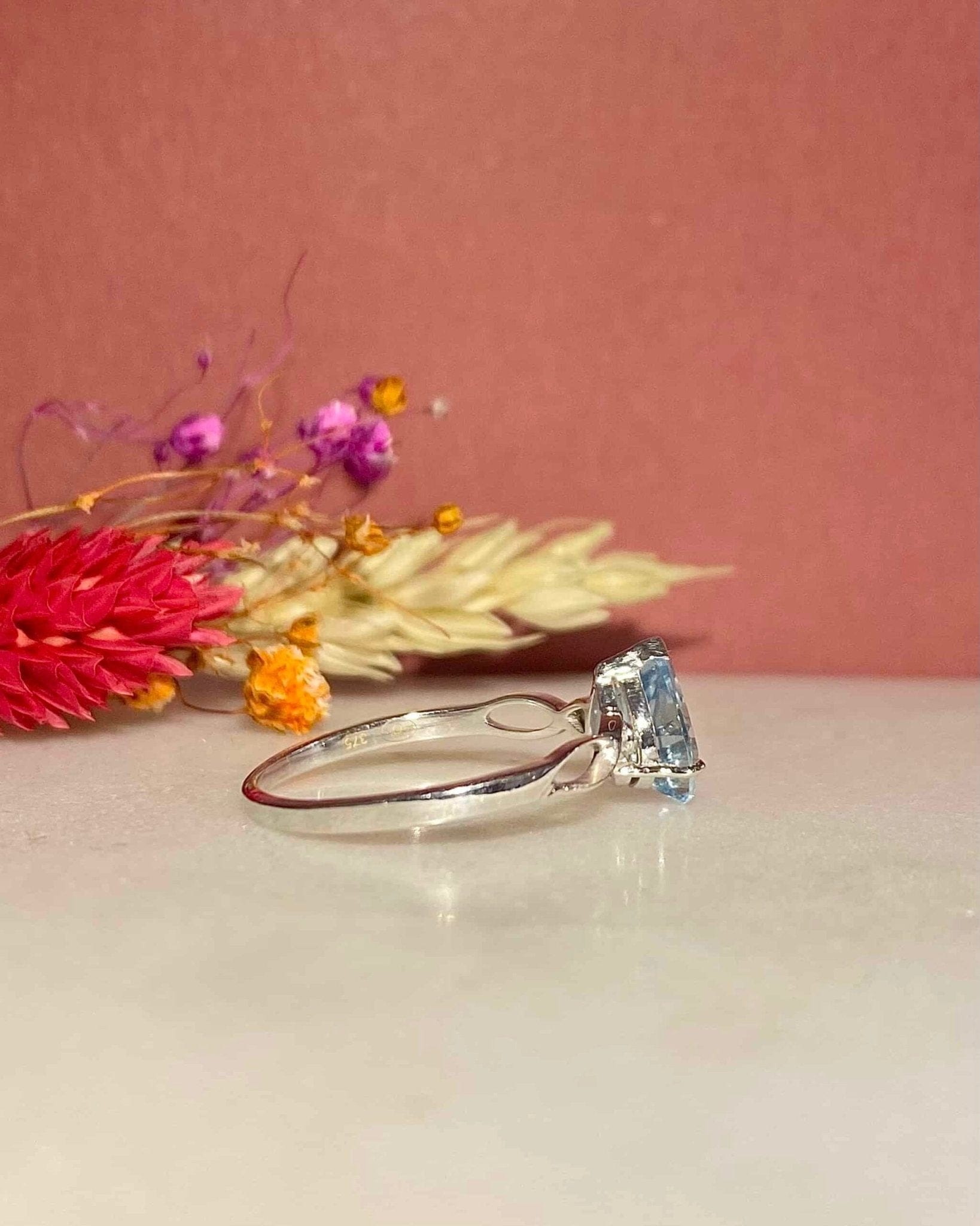 Bague Trilogie Topaze 1.20 carat &amp; Diamants "Tina" - Elliade Paris