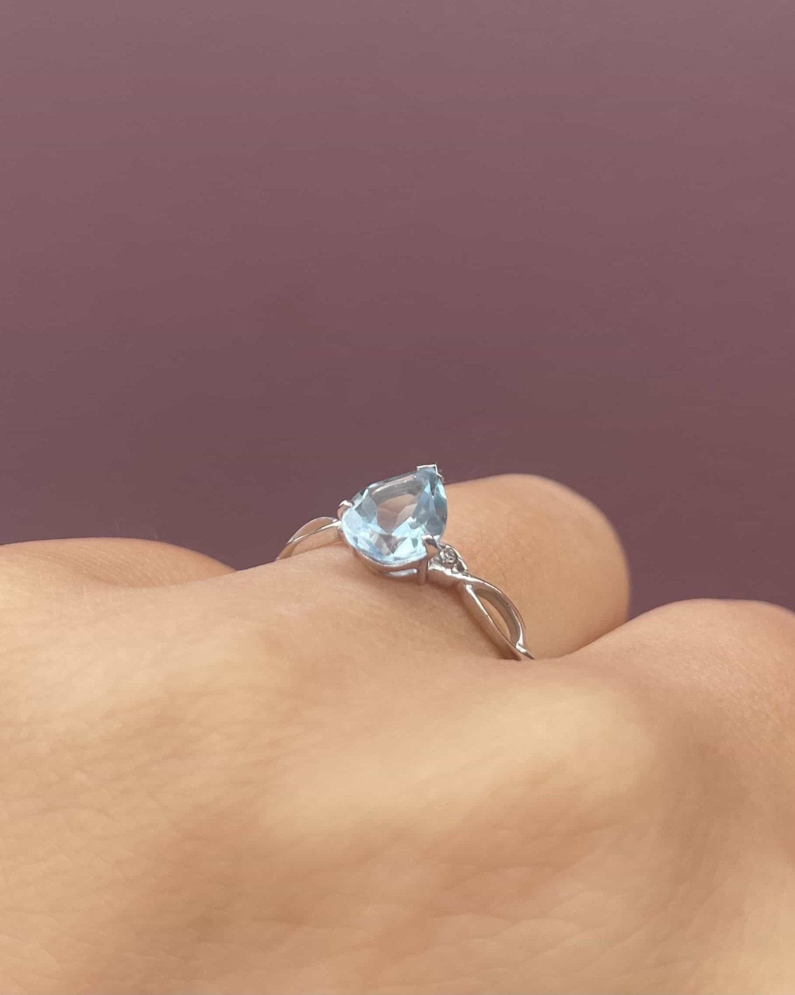 Bague Trilogie Topaze 1.20 carat &amp; Diamants "Tina" - Elliade Paris