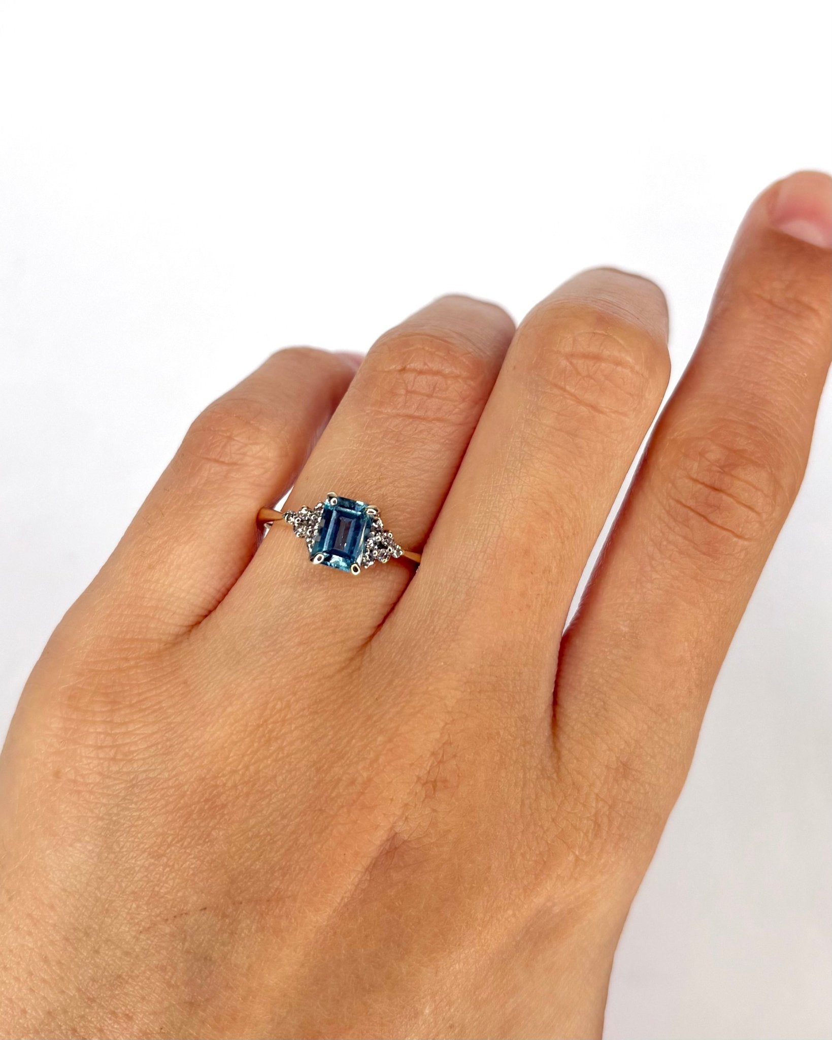 Bague Trilogie Topaze 1.28 carat &amp; Diamants "Mélissandre" - Elliade Paris
