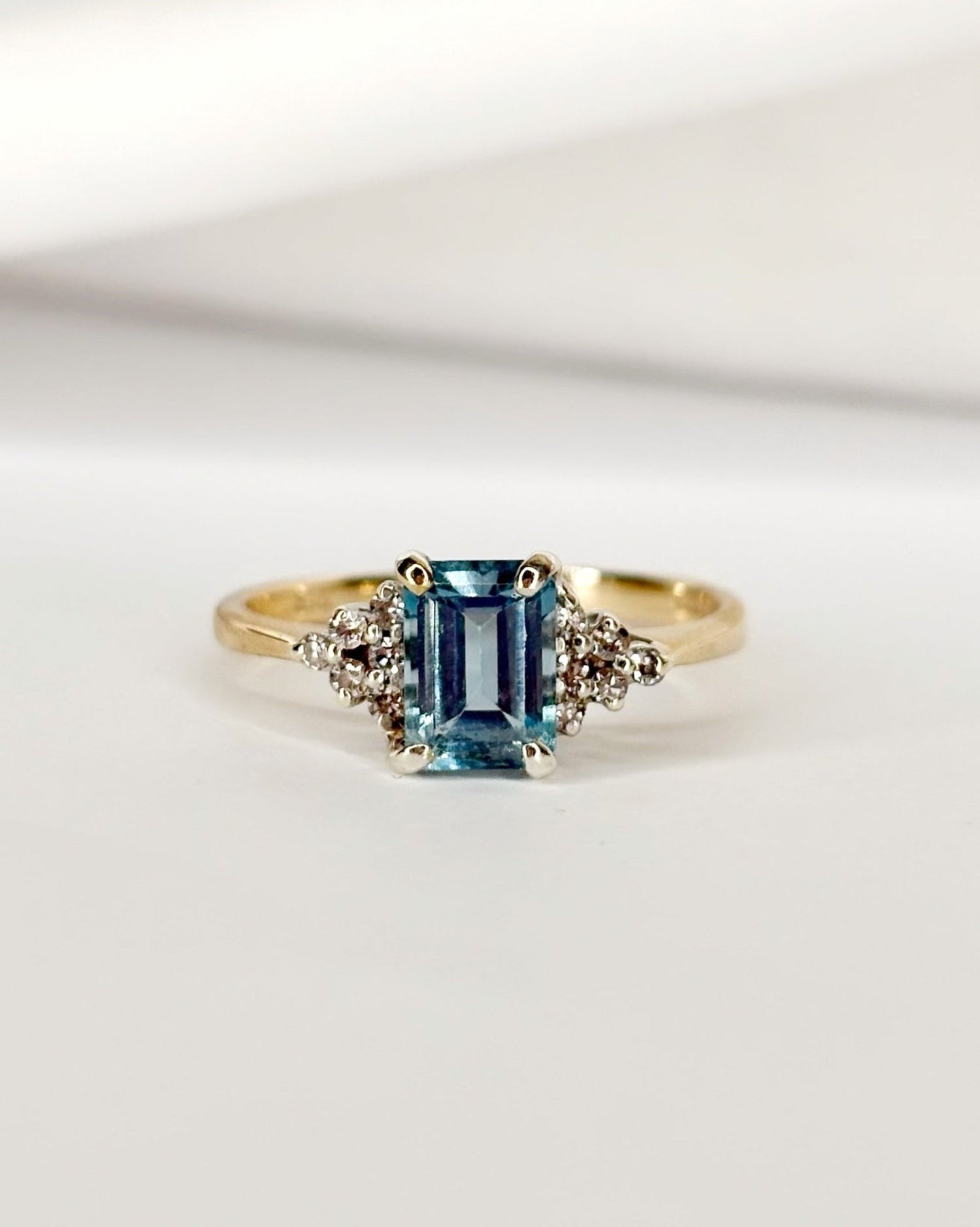 Bague Trilogie Topaze 1.28 carat &amp; Diamants "Mélissandre" - Elliade Paris