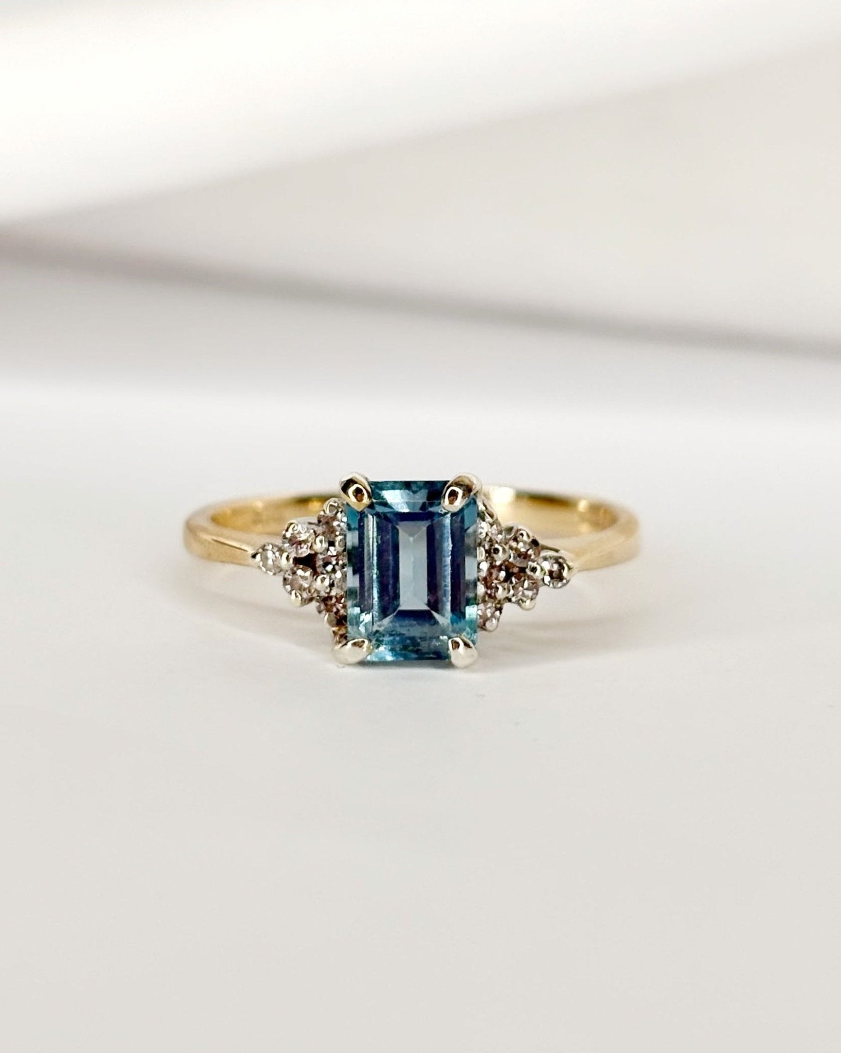 Bague Trilogie Topaze 1.28 carat &amp; Diamants "Mélissandre" - Elliade Paris