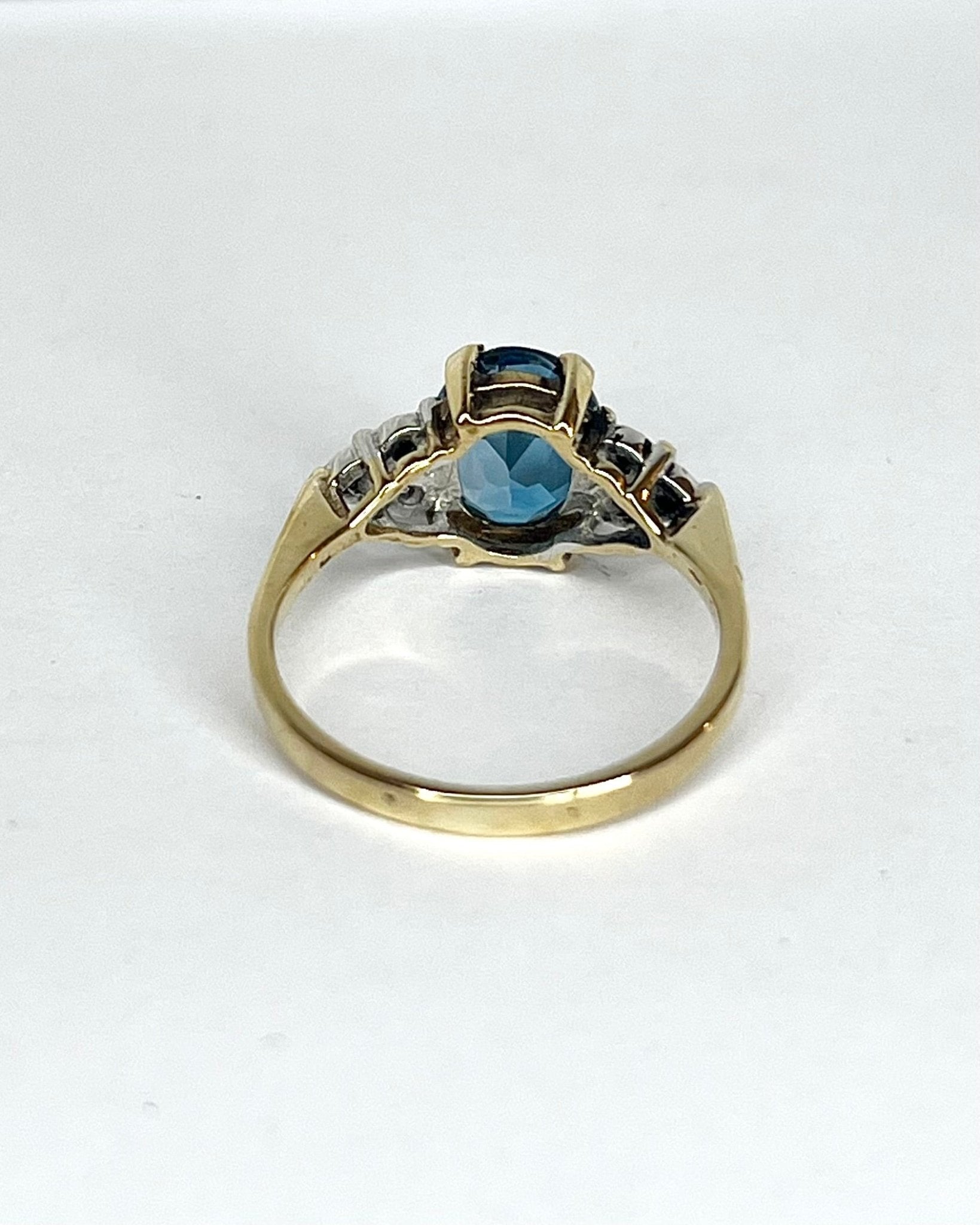Bague Trilogie Topaze 2.30 carats &amp; 6 Diamants "Coline" - Elliade Paris