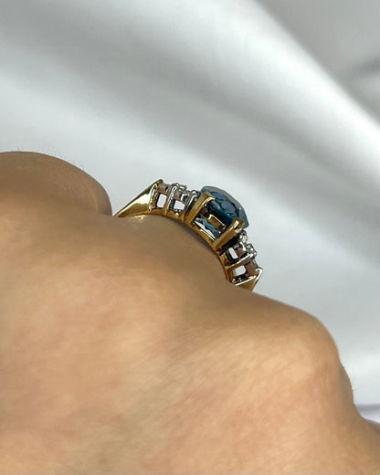 Bague Trilogie Topaze 2.30 carats &amp; 6 Diamants "Coline" - Elliade Paris