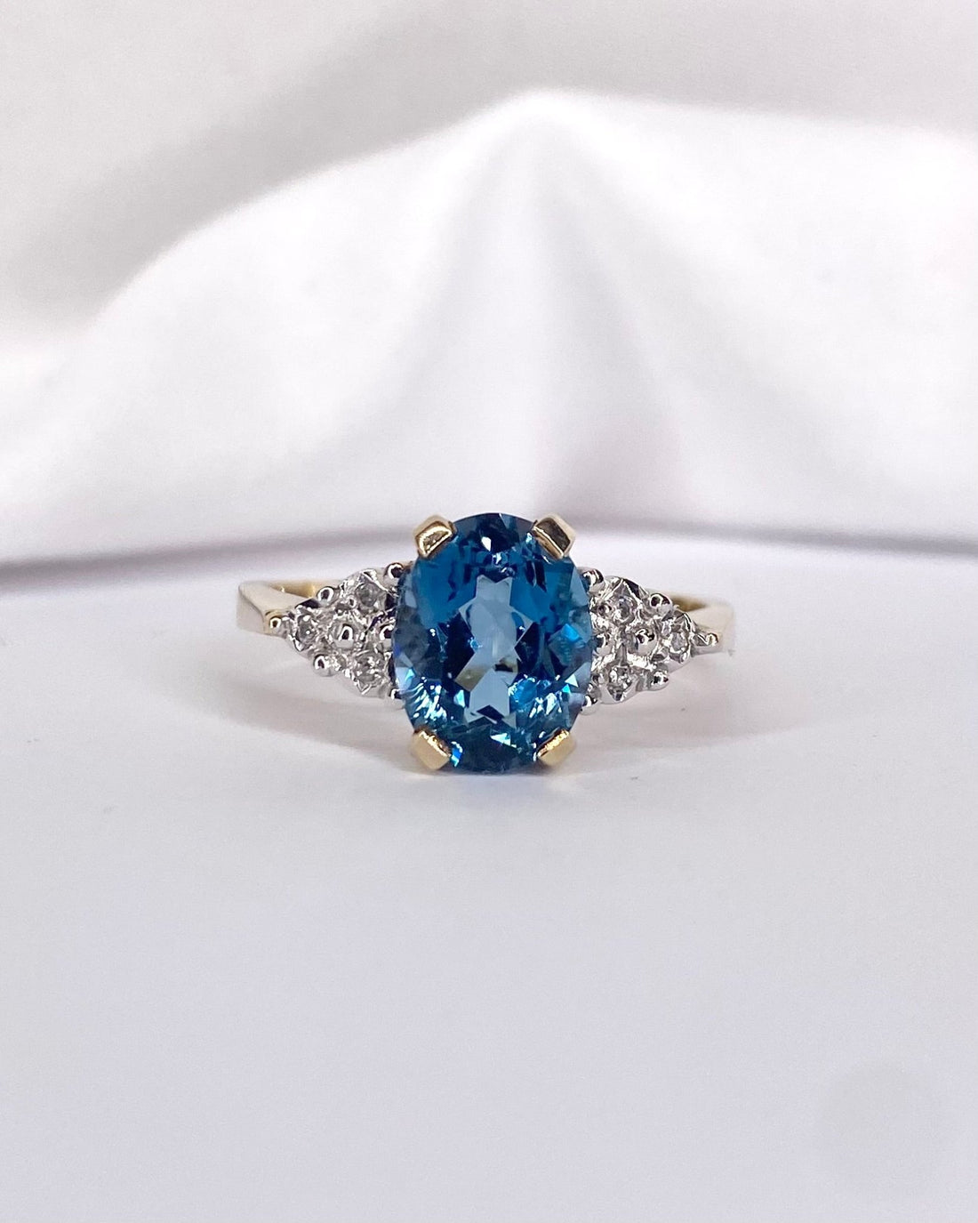 Bague Trilogie Topaze 2.30 carats &amp; Diamants &quot;Suzie&quot; - Elliade Paris