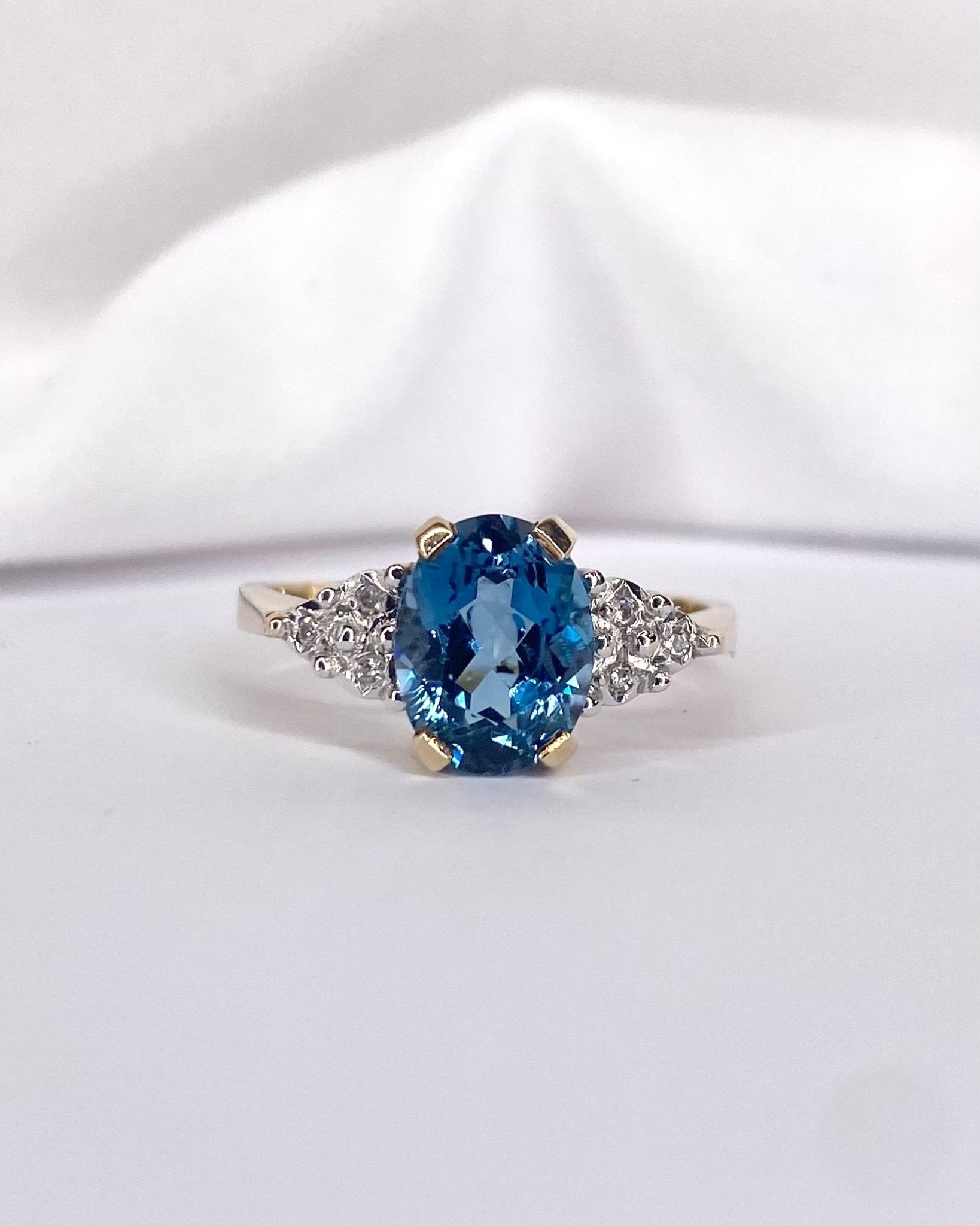 Bague Trilogie Topaze 2.30 carats &amp; Diamants "Suzie" - Elliade Paris