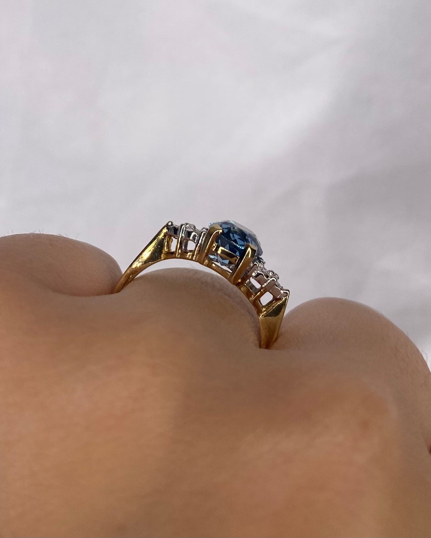 Bague Trilogie Topaze 2.30 carats &amp; Diamants &quot;Suzie&quot; - Elliade Paris