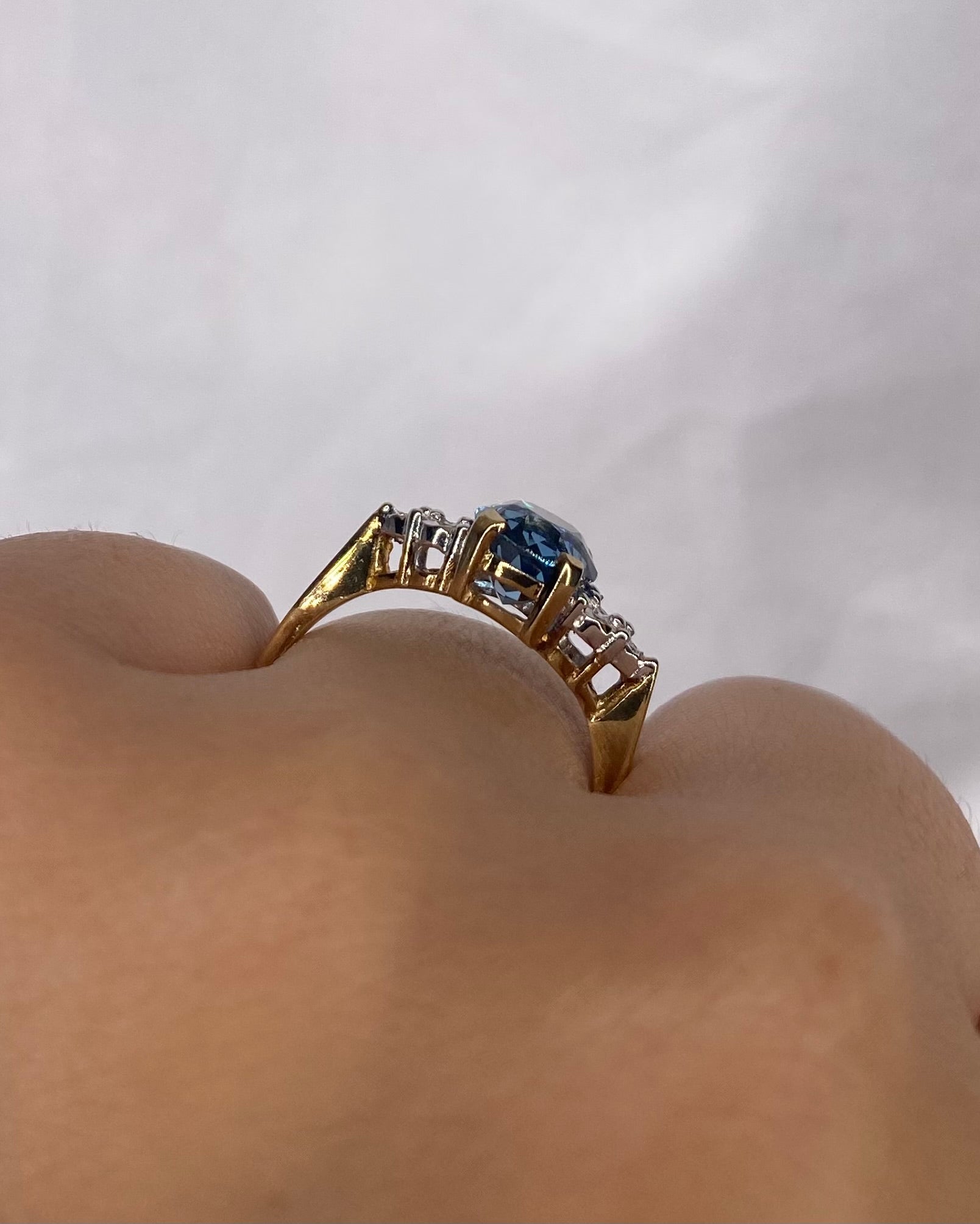 Bague Trilogie Topaze 2.30 carats &amp; Diamants &quot;Suzie&quot; - Elliade Paris