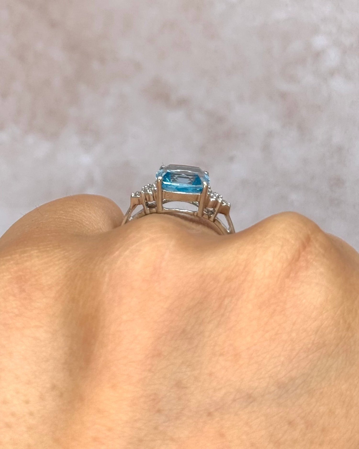 Bague Trilogie Topaze 2.90 carats &amp; Diamants "Baptistine" - Elliade Paris