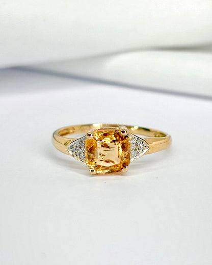 Bague Trilogie Topaze Jaune 1.65 carat &amp; 6 Diamants "Flavie" - Elliade Paris