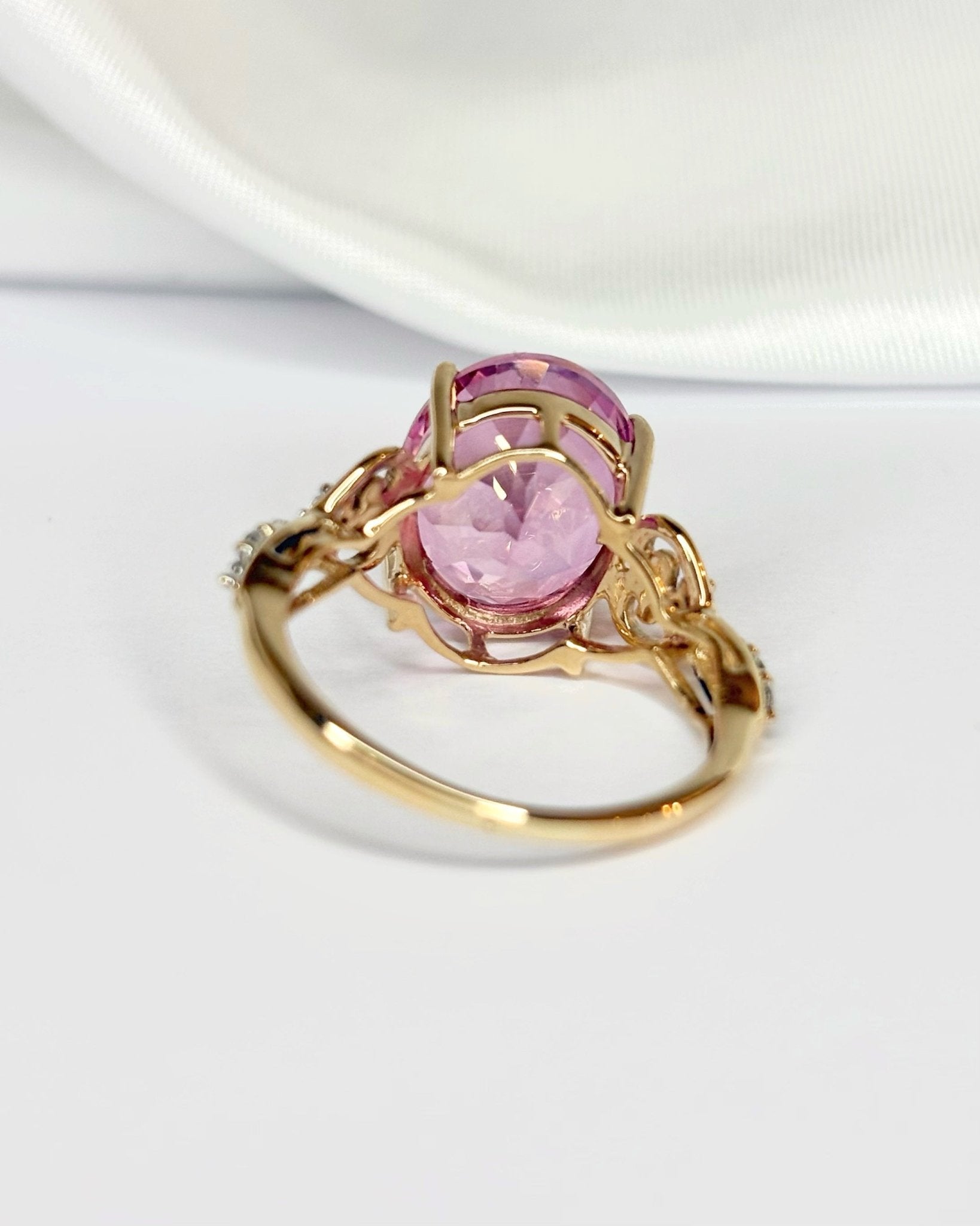 Bague Trilogie Topaze Rose 6.50 carats &amp; Diamants "Enora" - Elliade Paris