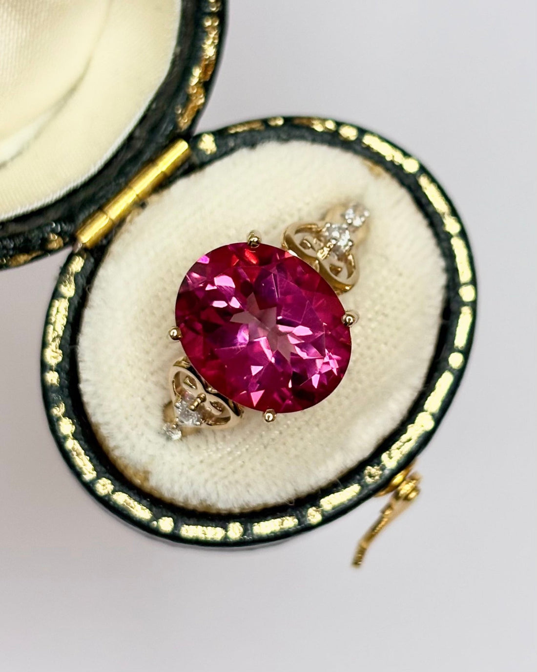 Bague Trilogie Topaze Rose 6.50 carats &amp; Diamants "Enora" - Elliade Paris