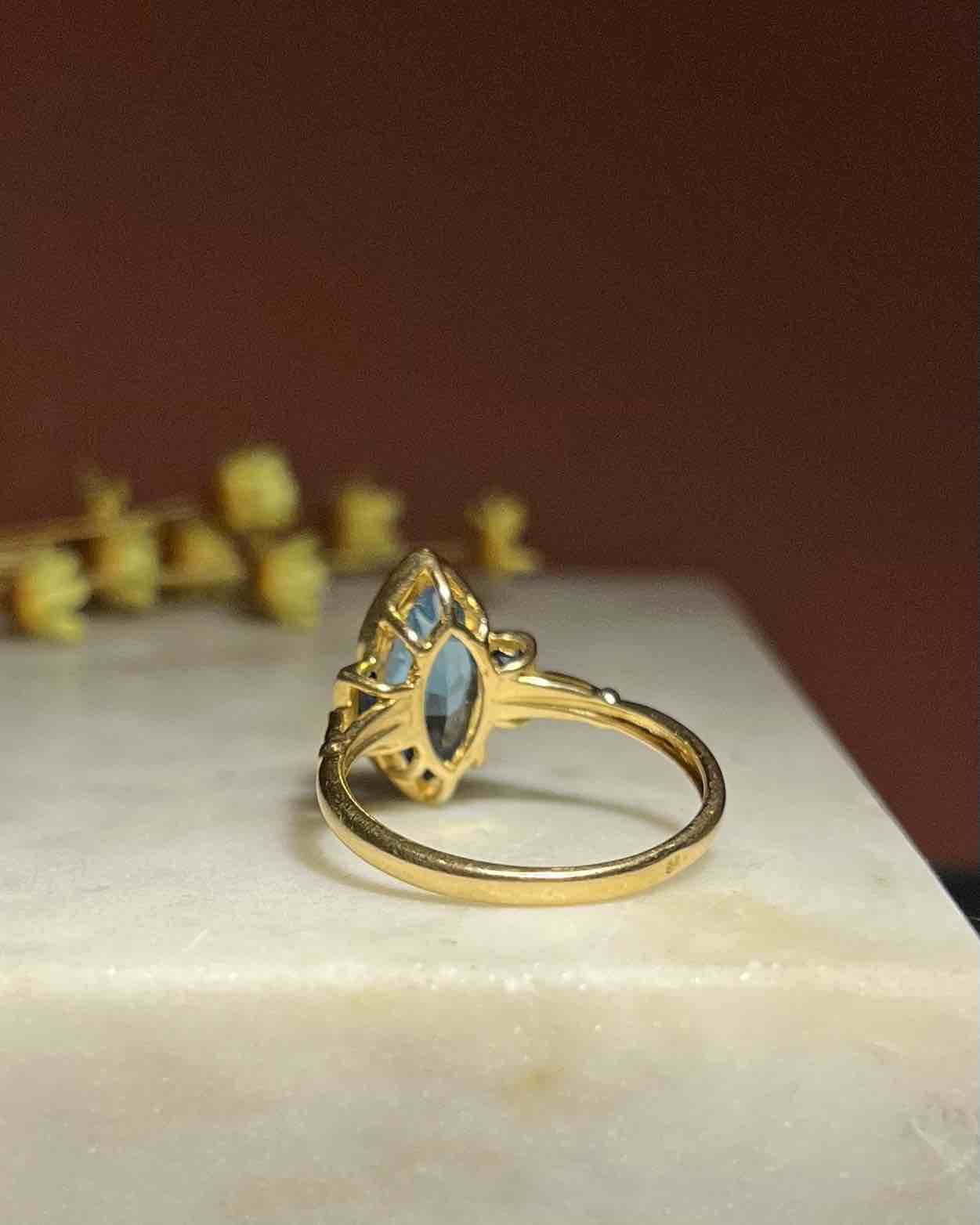 Bague Trilogie Topaze &amp; Saphirs &quot;Irina&quot; - Elliade Paris