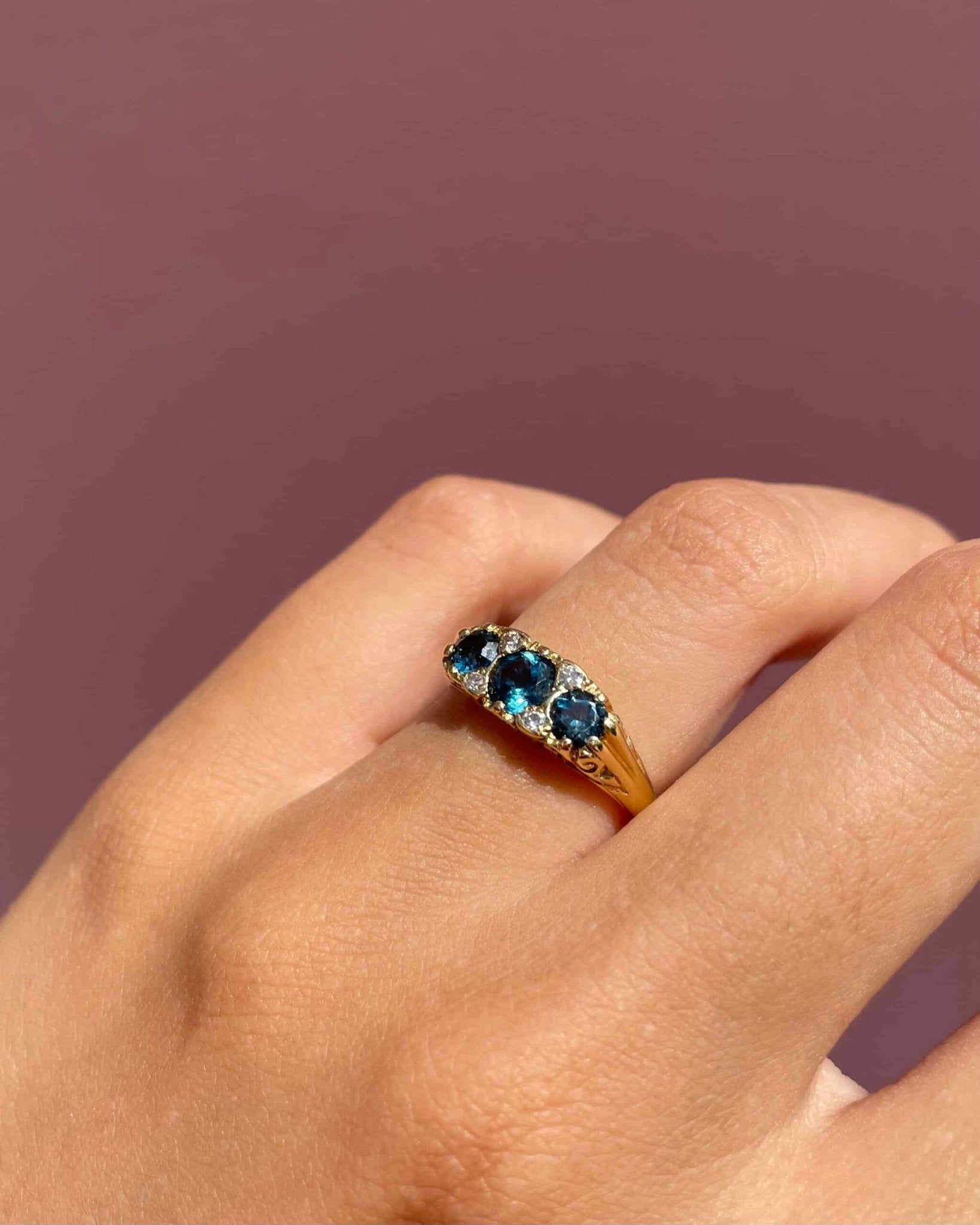 Bague Trilogie Topazes 0.72 carat &amp; Diamants "Lyra" - Elliade Paris