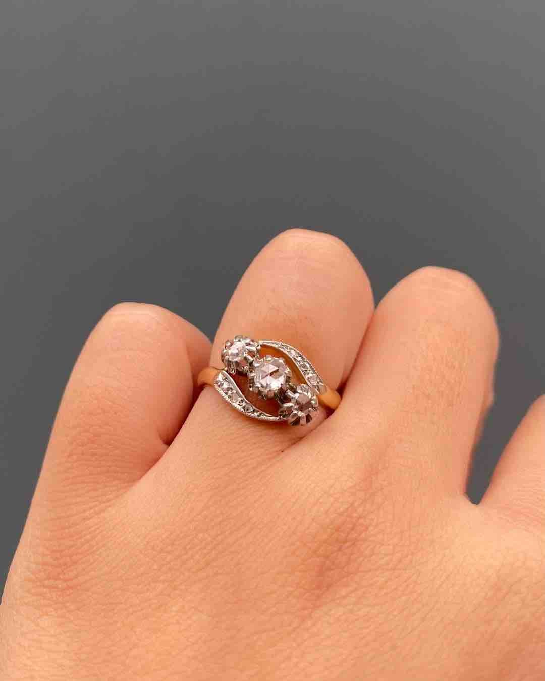 Bague Trilogie Tourbillon Art - déco Diamants "Vallerie" - Elliade Paris