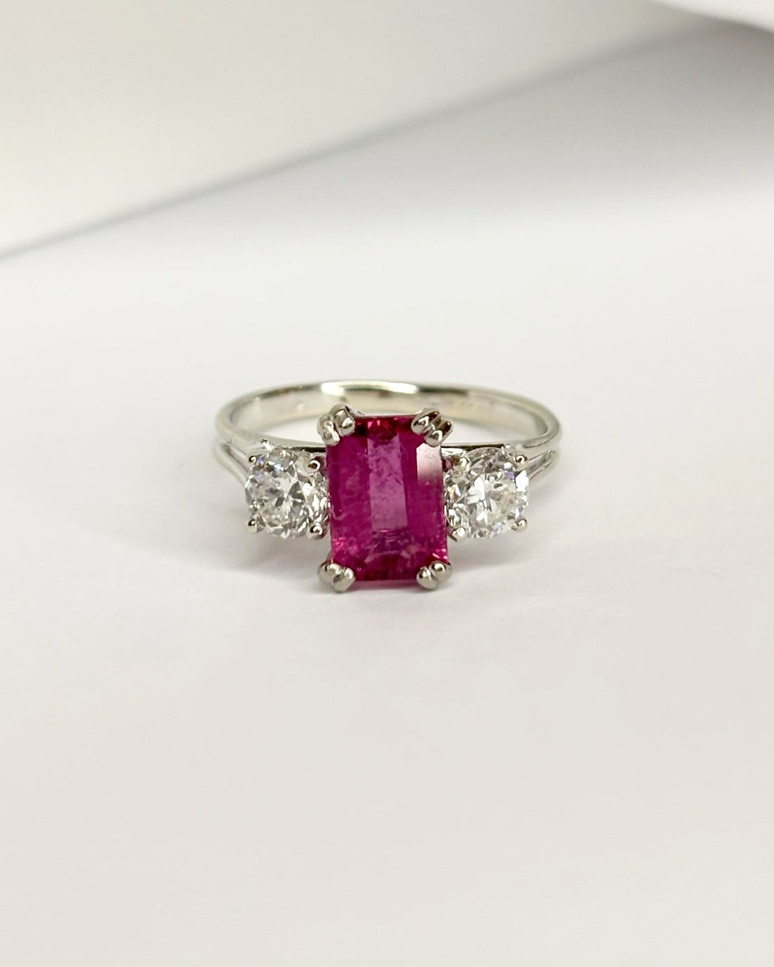 Bague Trilogie Tourmaline 1.50 carat &amp; 2 Diamants &quot;Lou&quot; - Elliade Paris