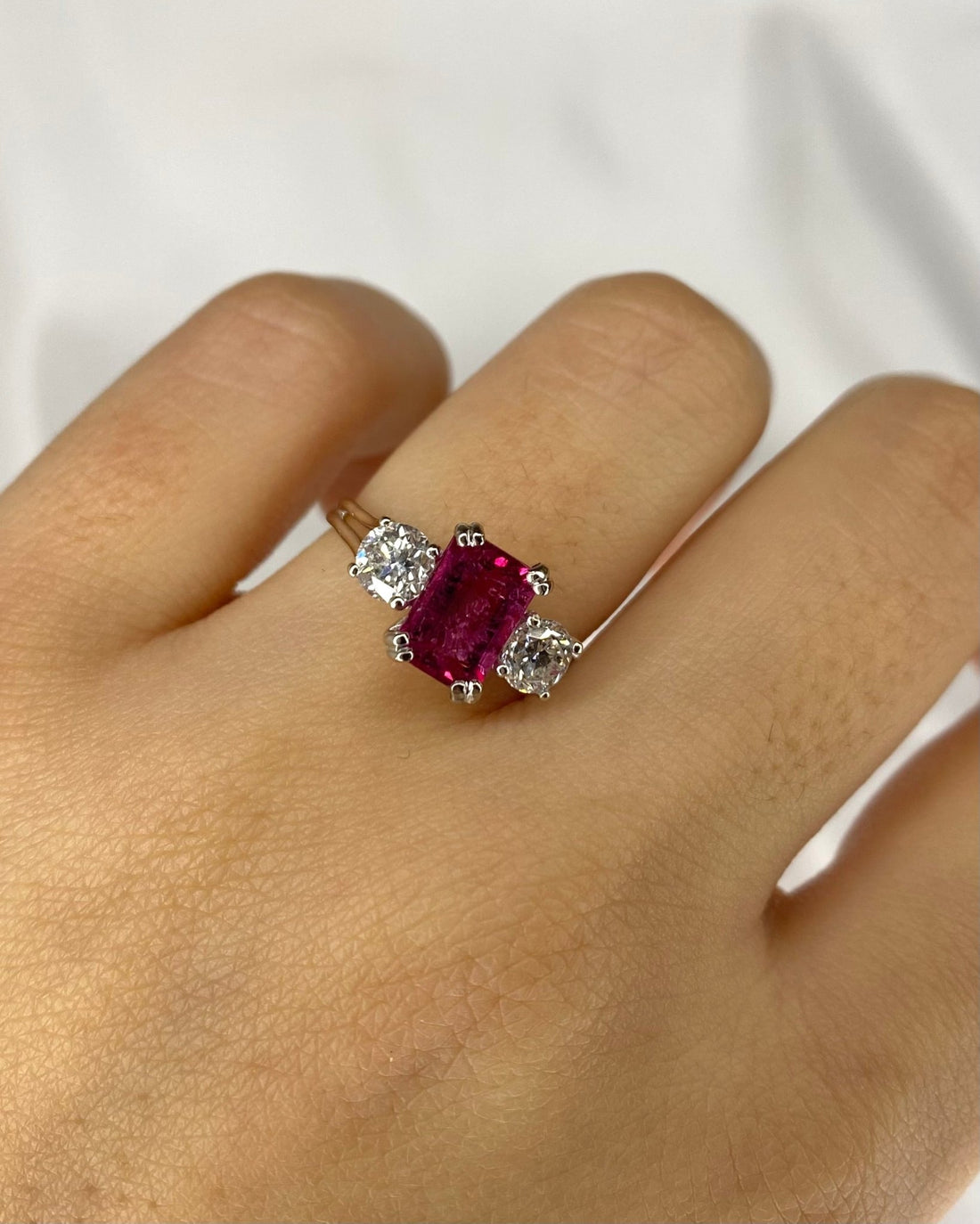 Bague Trilogie Tourmaline 1.50 carat &amp; 2 Diamants &quot;Lou&quot; - Elliade Paris