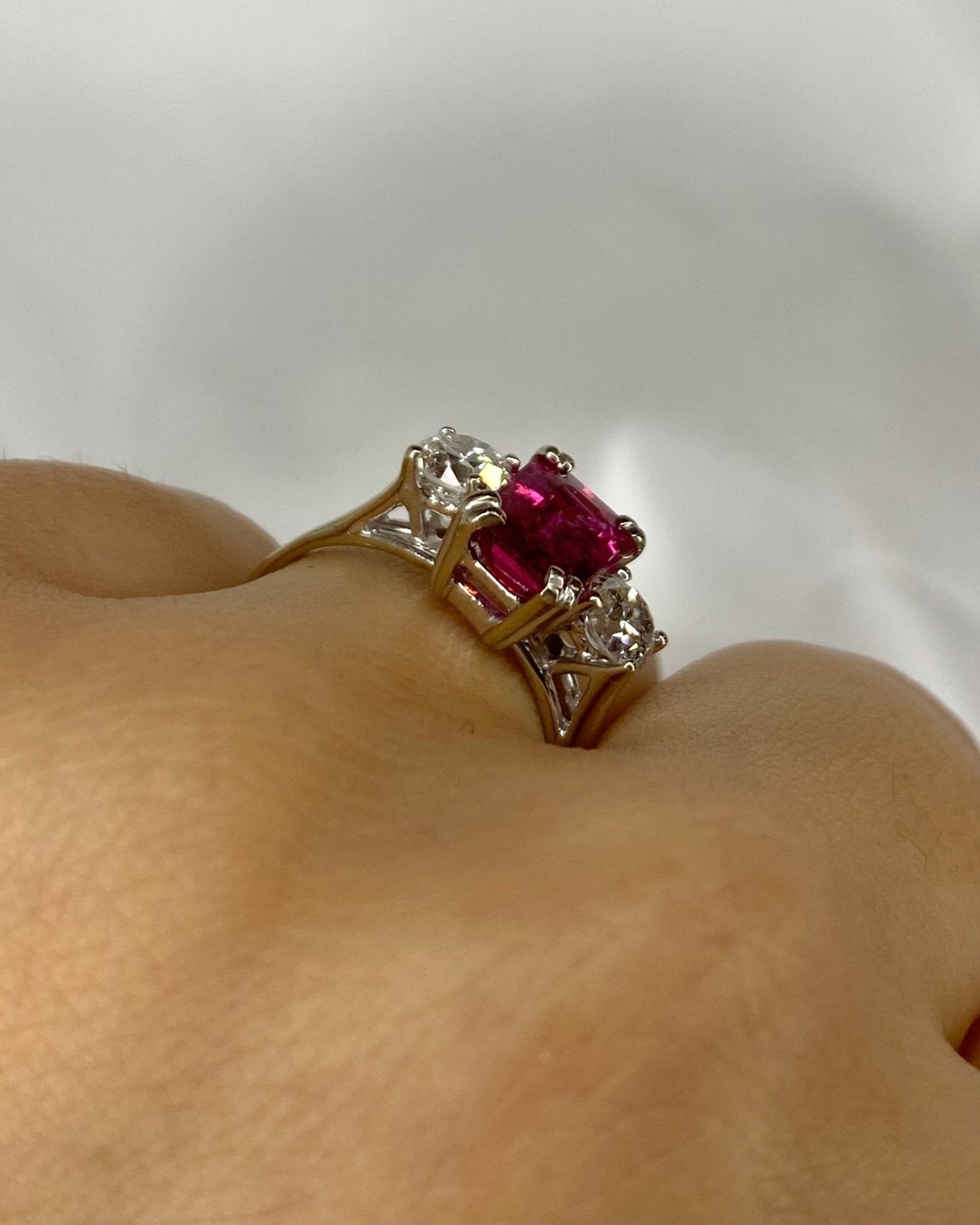 Bague Trilogie Tourmaline 1.50 carat &amp; 2 Diamants "Lou" - Elliade Paris