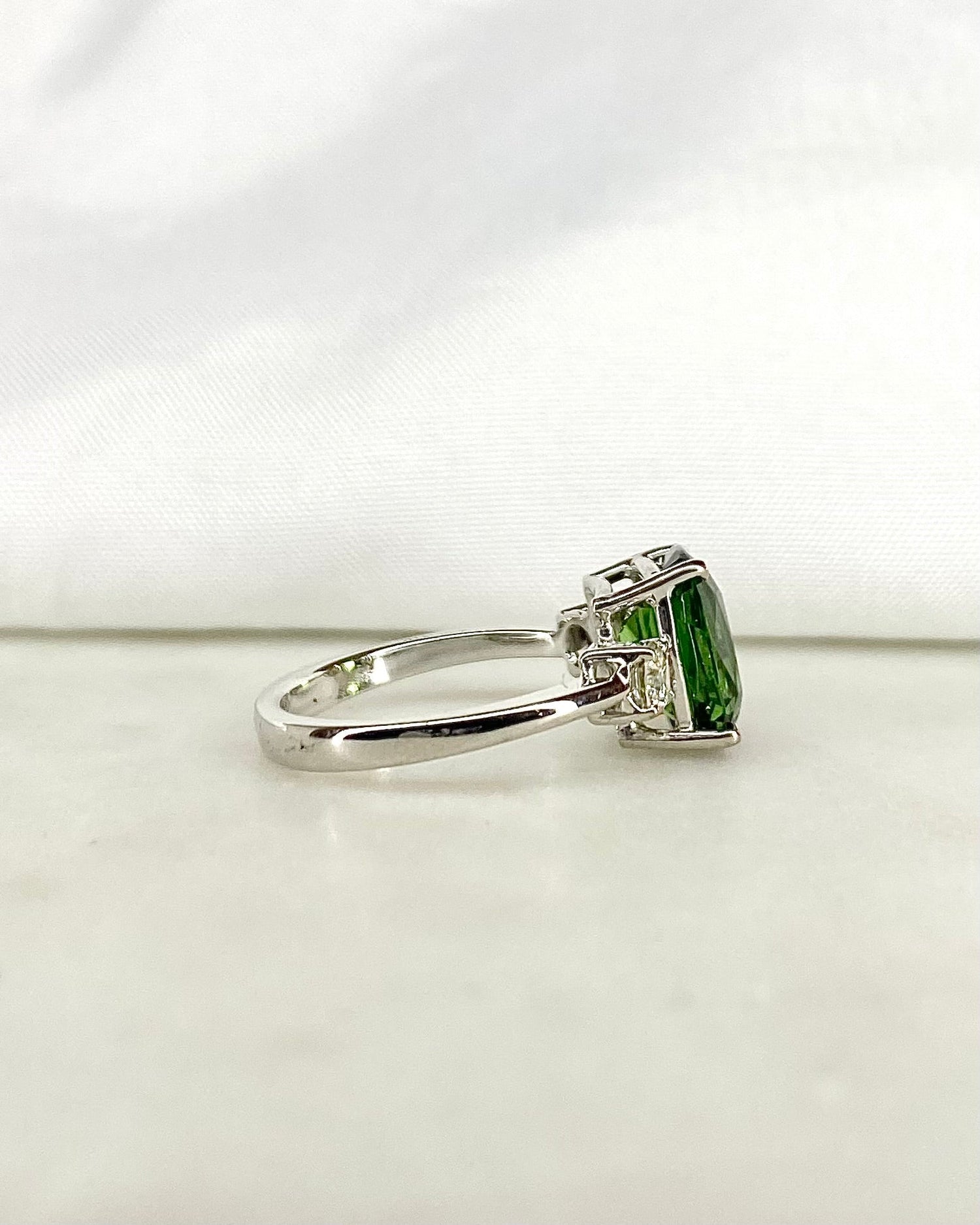 Bague Trilogie Tourmaline 3.80 carats &amp; Diamants &quot;Chiara&quot; - Elliade Paris