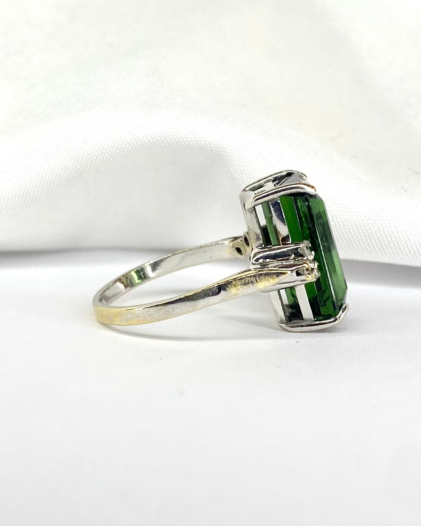 Bague Trilogie Tourmaline 6.20 carats &amp; 6 Diamants "Aude" - Elliade Paris