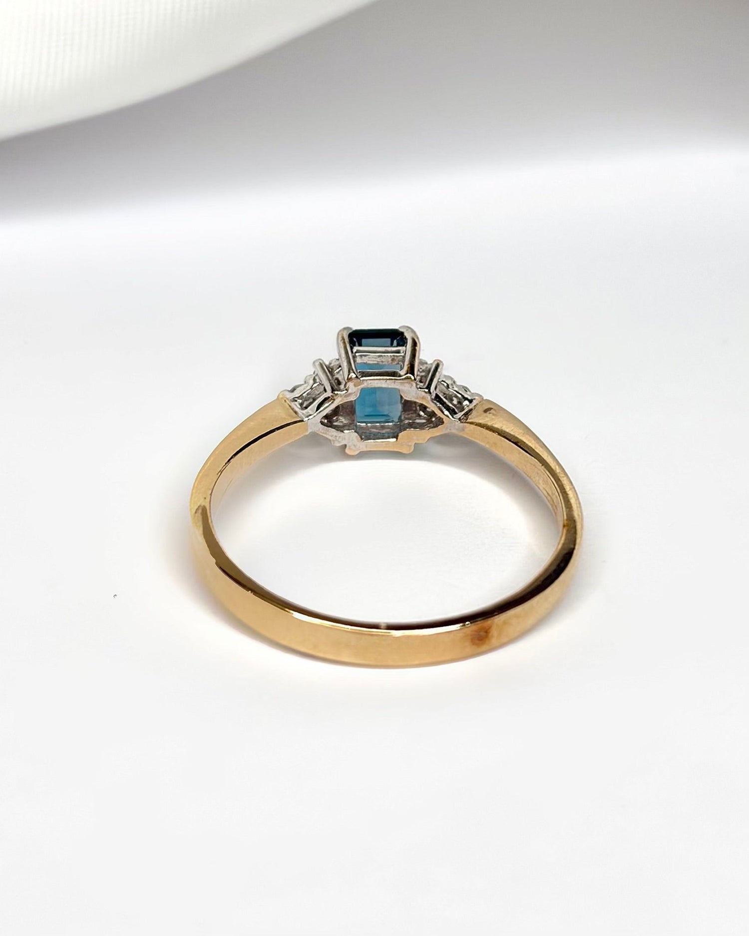 Bague Trilogie Tourmaline Indigolite 0.57 carat &amp; Diamants "Adèle" - Elliade Paris