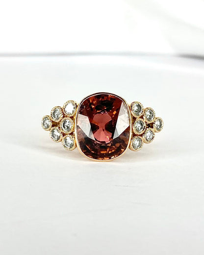 Bague Trilogie Tourmaline Mozambicaine 6.69 carats, Diamants 0.85 carat &amp; Or 7.09g "Siyu" - Elliade Paris