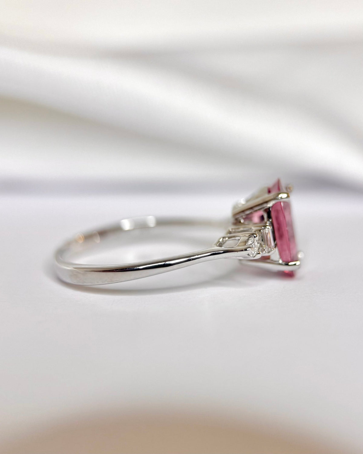 Bague Trilogie Tourmaline Rose 1.54 carat &amp; Diamants "Hortense" - Elliade Paris