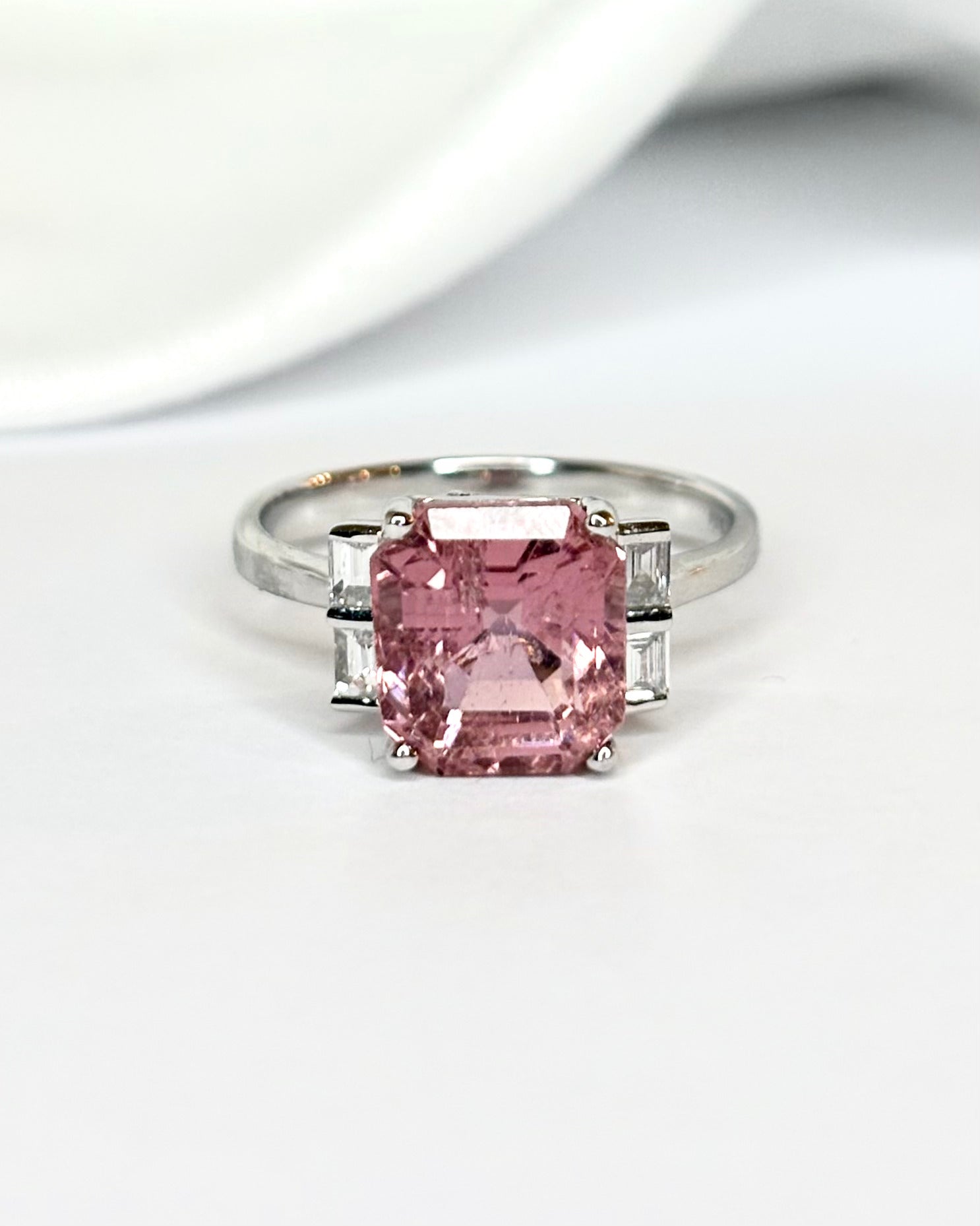 Bague Trilogie Tourmaline Rose 3.74 carats &amp; Diamants "Esther" - Elliade Paris