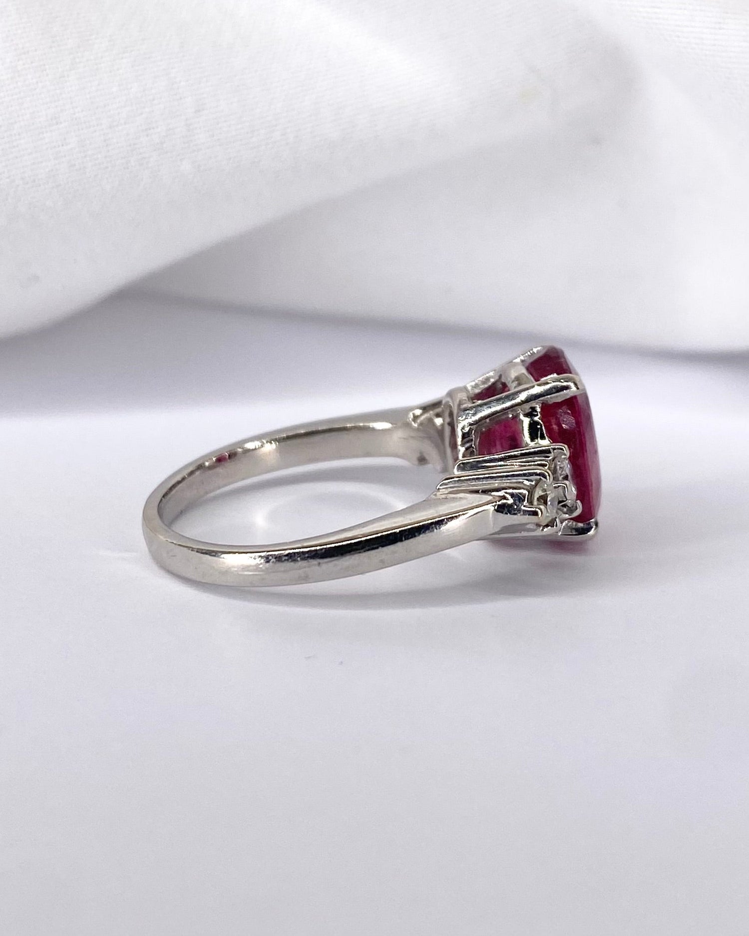 Bague Trilogie Tourmaline Rose 4.50 carats &amp; Diamants "Carla" - Elliade Paris