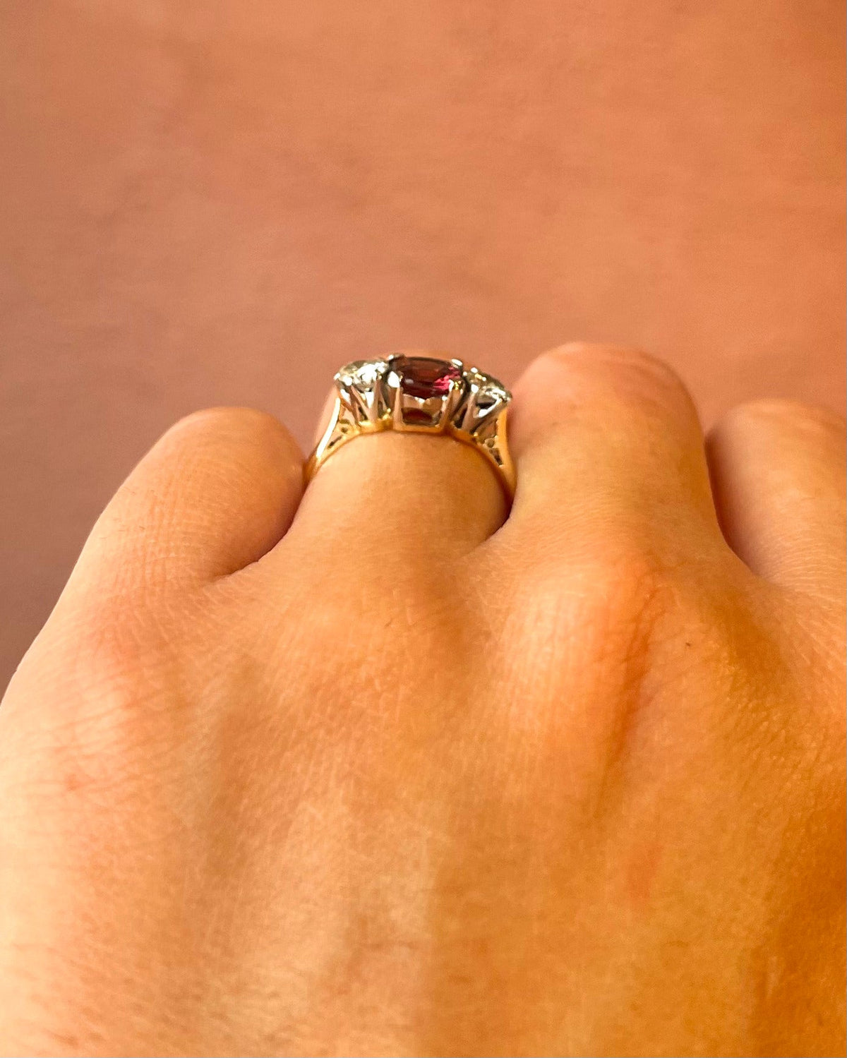Bague Trilogie Tourmaline Rose Pêche 0.89 carat &amp; Diamants 0.50 carat "Eden" - Elliade Paris