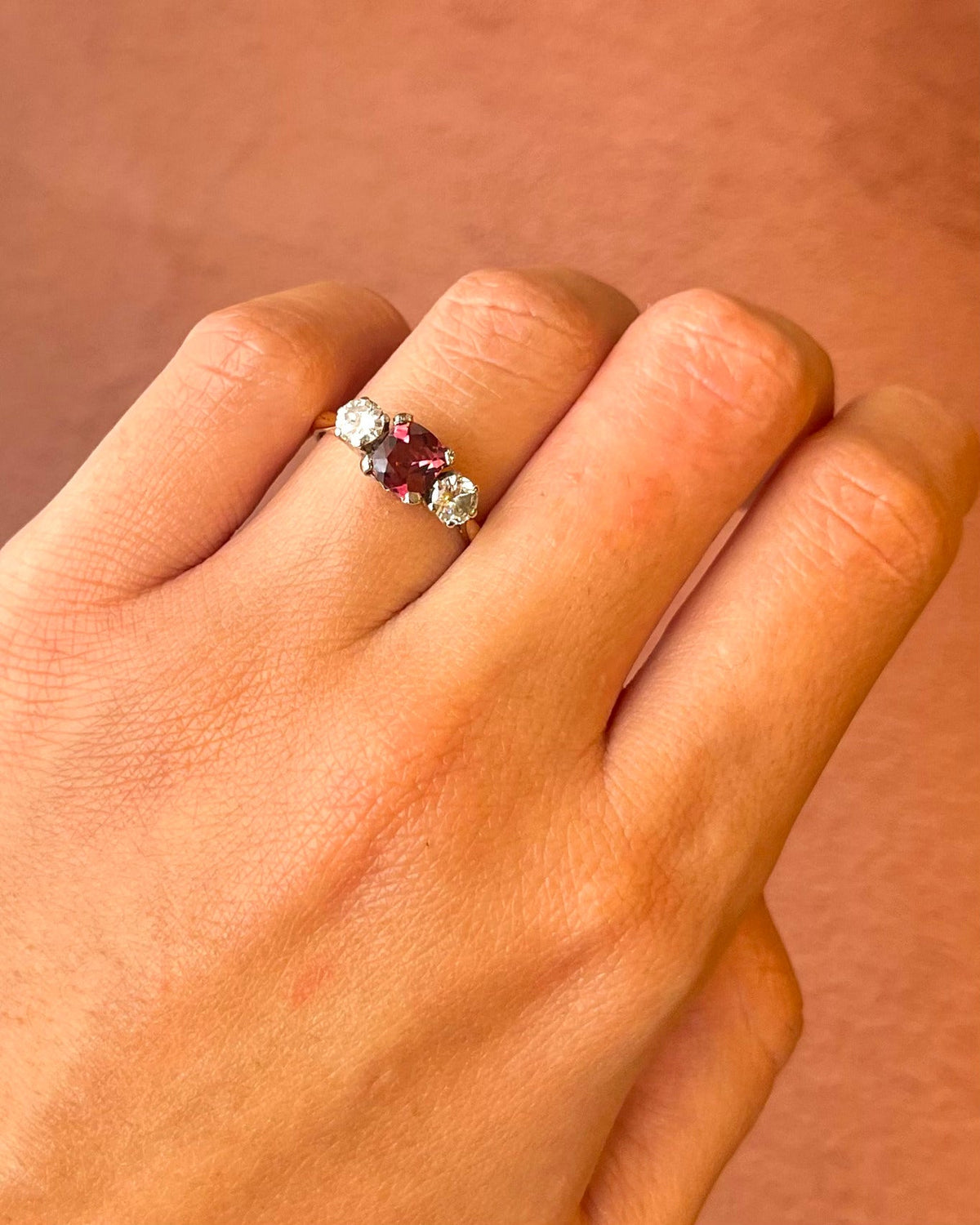 Bague Trilogie Tourmaline Rose Pêche 0.89 carat &amp; Diamants 0.50 carat "Eden" - Elliade Paris