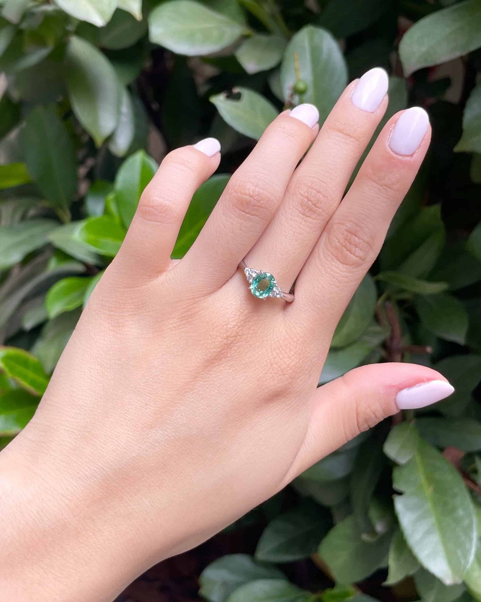 Bague Trilogie Tourmaline Verte 0.90 carat &amp; Diamants "Anilson" - Elliade Paris