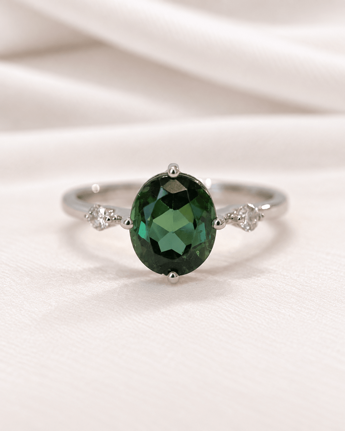 Bague Trilogie Tourmaline Verte 1.79 carat &amp; Diamants "Yolanda" - Elliade Paris