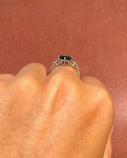Bague Trilogie Tourmaline Verte 1.79 carat &amp; Diamants "Yolanda" - Elliade Paris