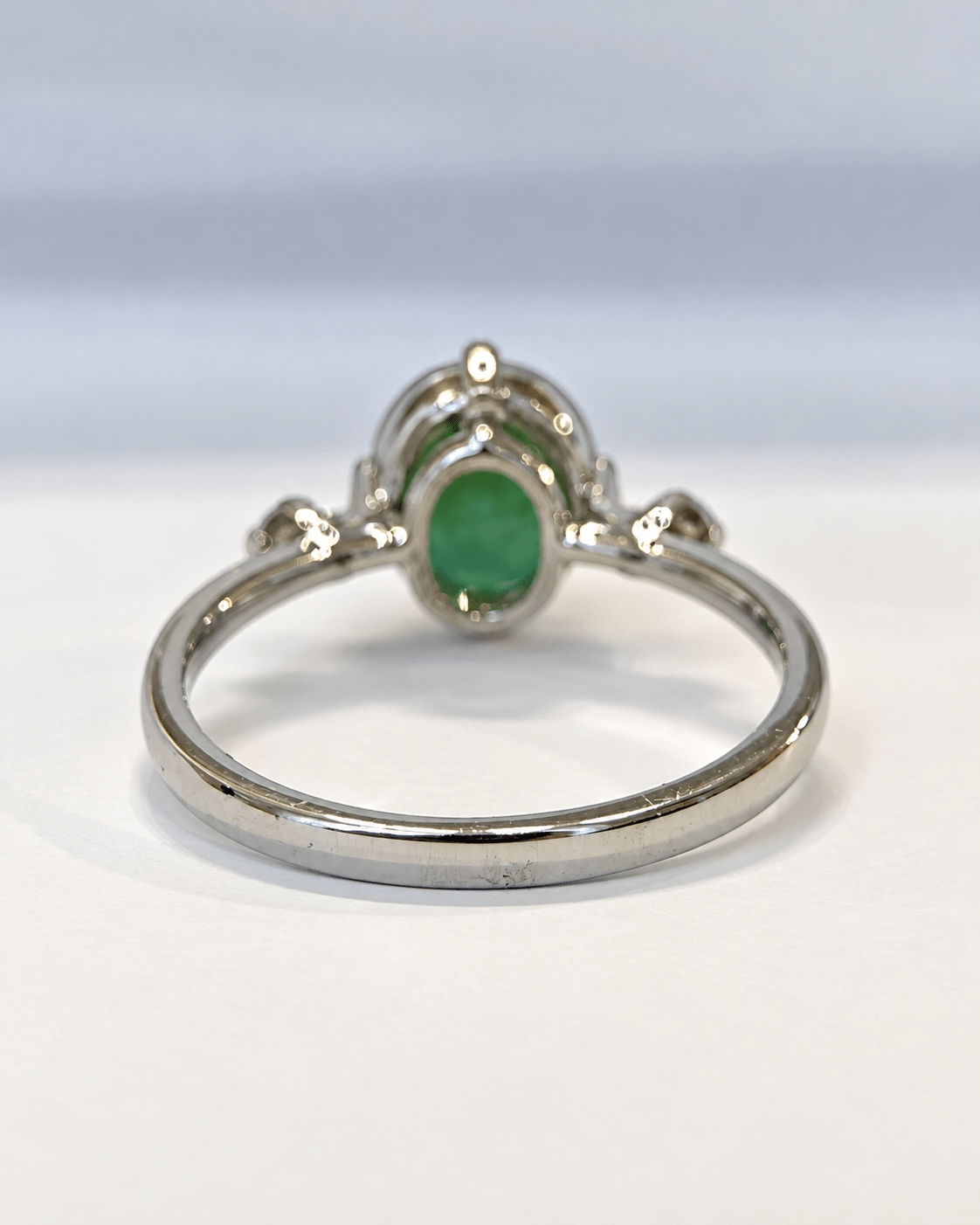 Bague Trilogie Tourmaline Verte 1.79 carat &amp; Diamants "Yolanda" - Elliade Paris