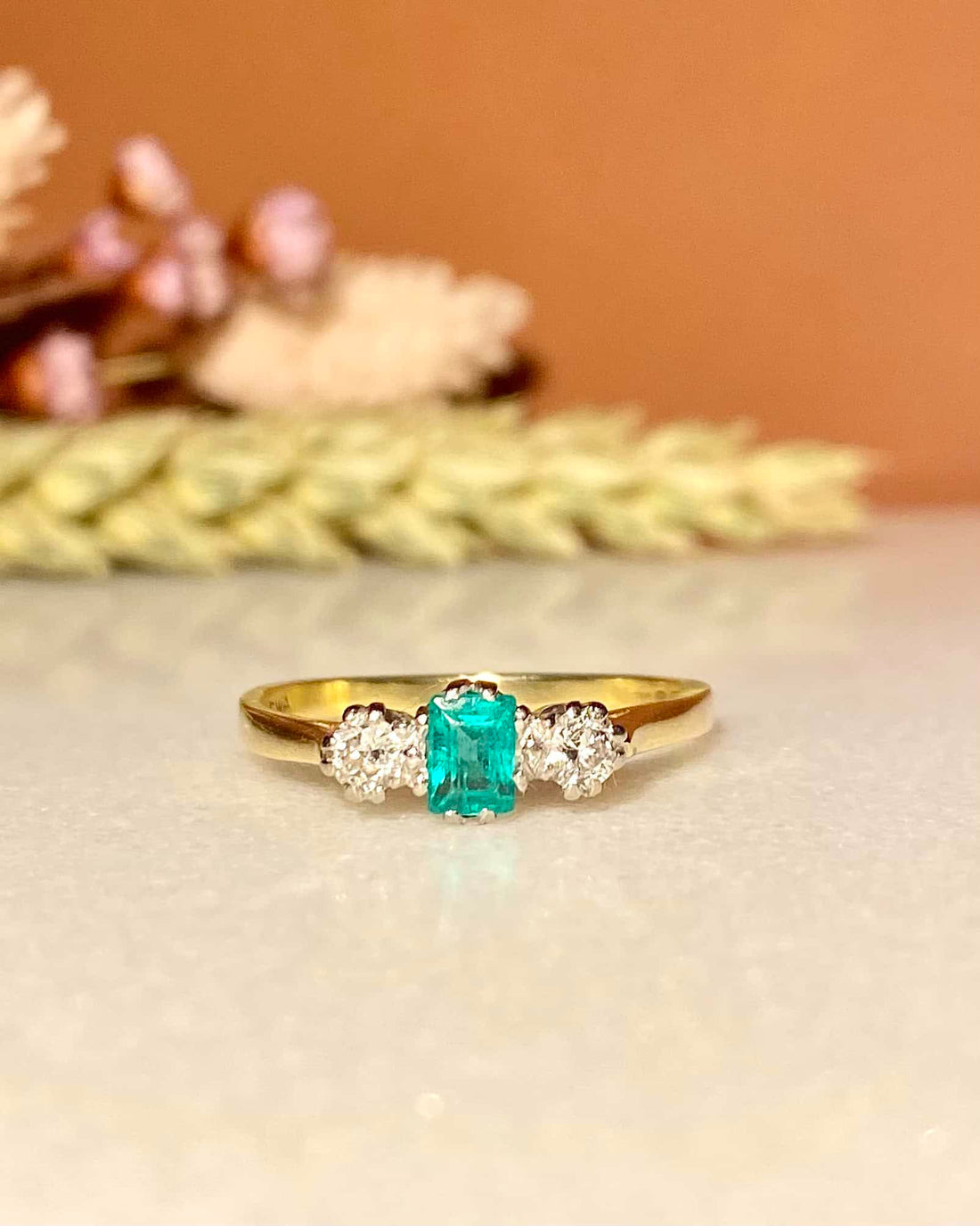 Bague Trilogie Emeraude 0.30 carat &amp; Diamants &quot;Serena&quot;