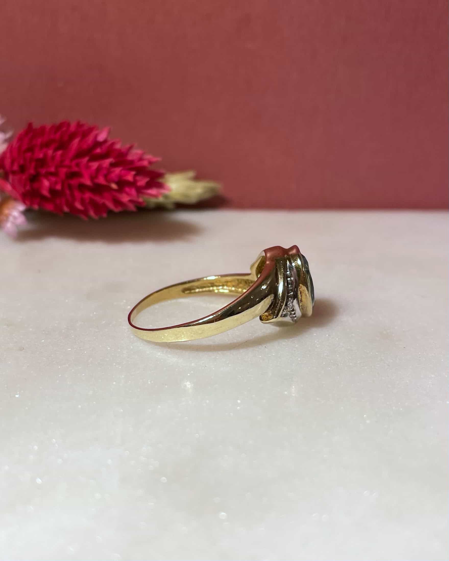 Anillo brazalete "Coline" con trilogía de topacio y diamantes de 2,66 quilates