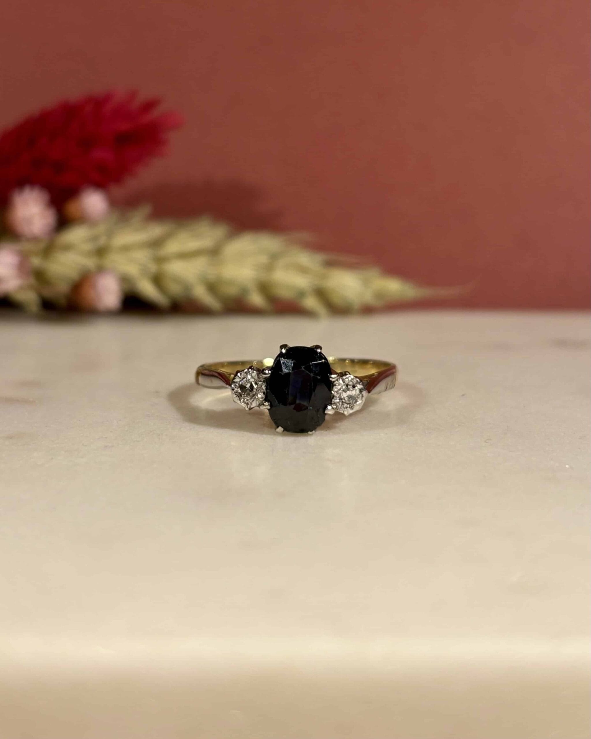 Bague Trilogie Saphir 1.40 carat &amp; Diamants "Isabelle" - Elliade Paris