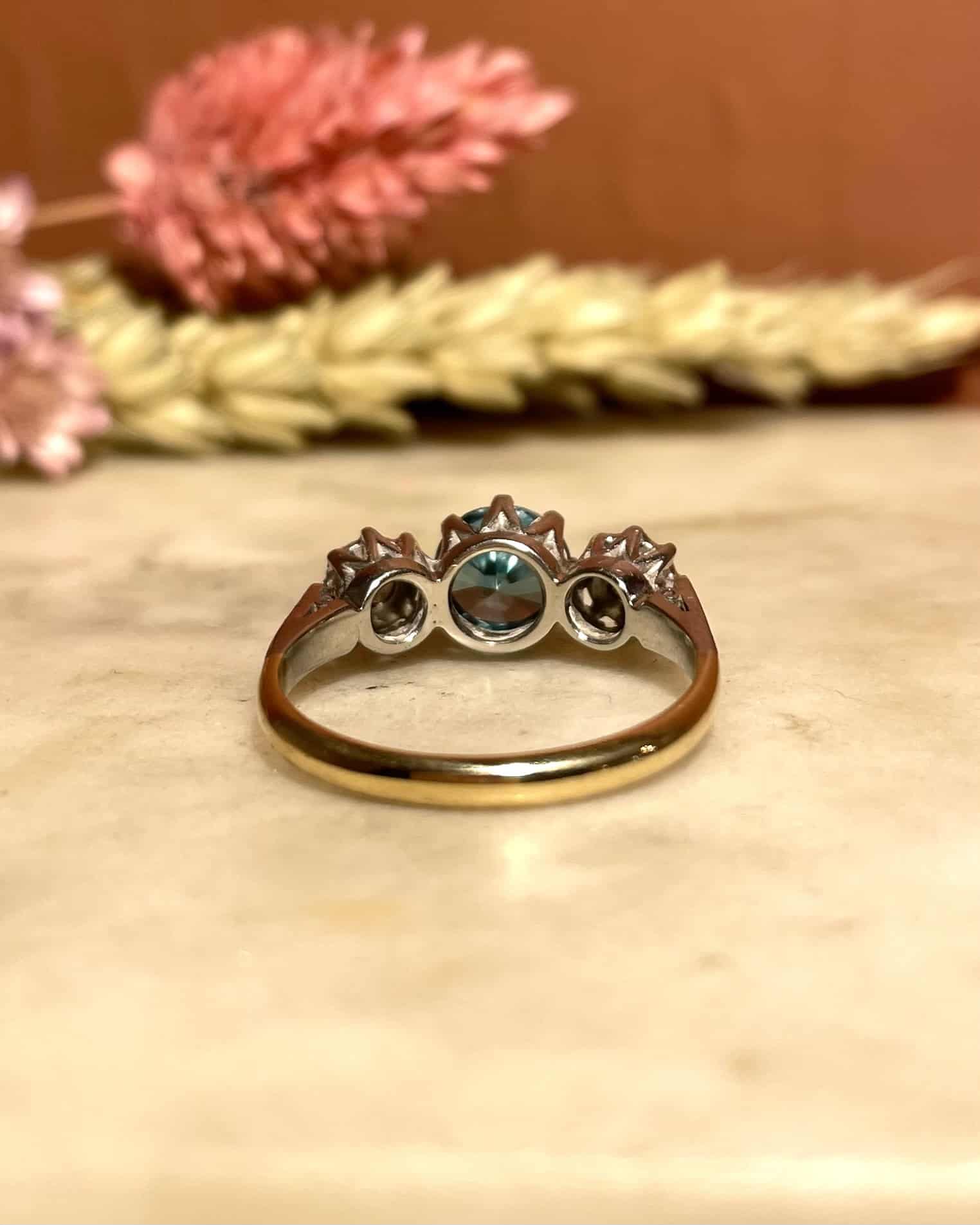 Bague Trilogie Zircon 1.70 Carat &amp; Diamants "Mayanne" - Elliade Paris