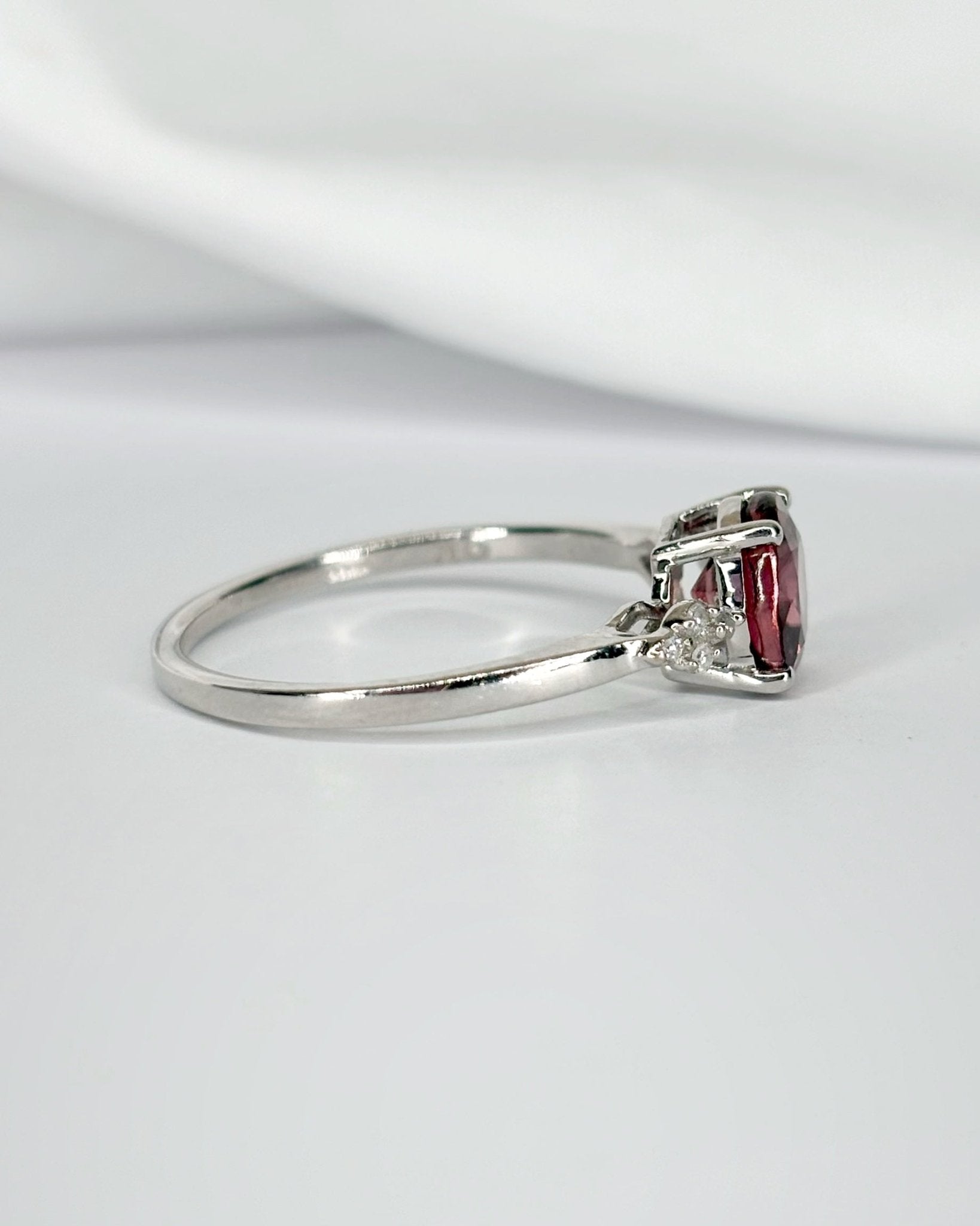 Bague Trilogie Zircon Naturel 1.75 carat &amp; Diamants "Pascaline" - Elliade Paris