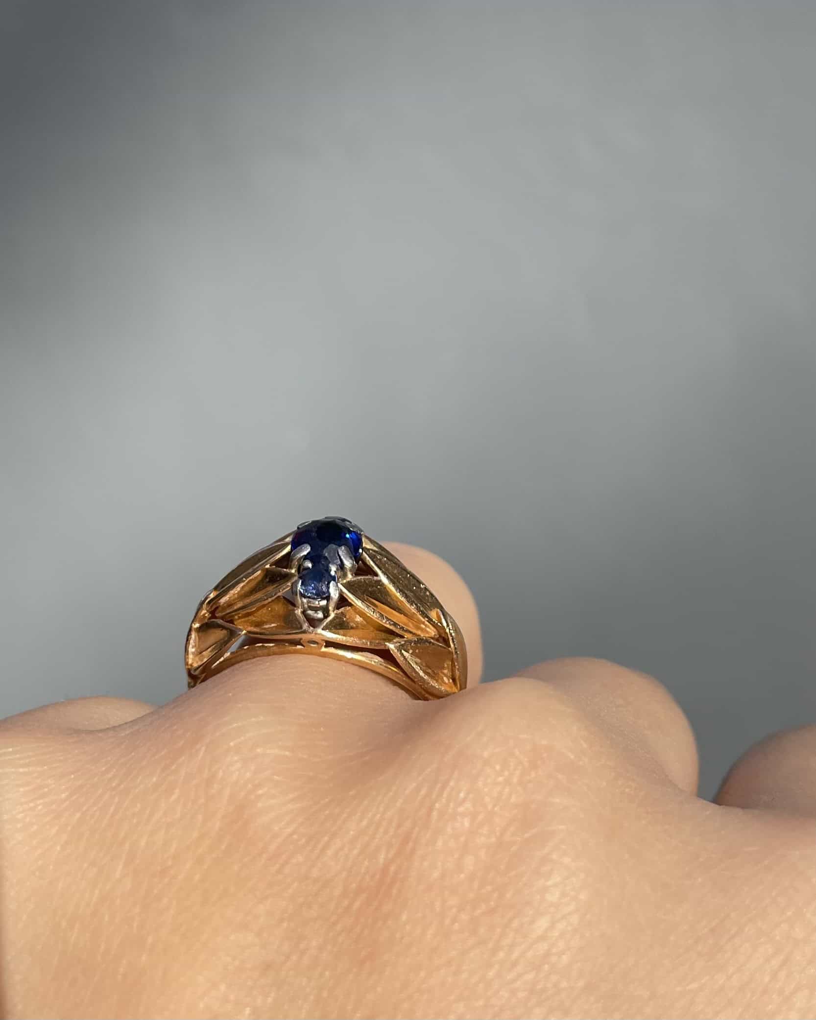 Bague Jonc Saphirs 0.85 carat &quot;Leontine&quot;