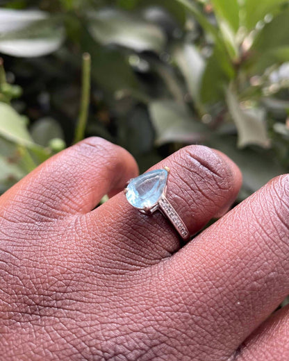 Bague Vintage Aigue - Marine 1.90 carat &amp; 16 Diamants &quot;Hilda&quot; - Elliade Paris
