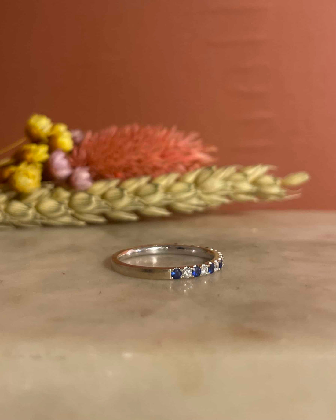 Demi-alliance Saphirs et Diamants &quot;Camilla&quot;